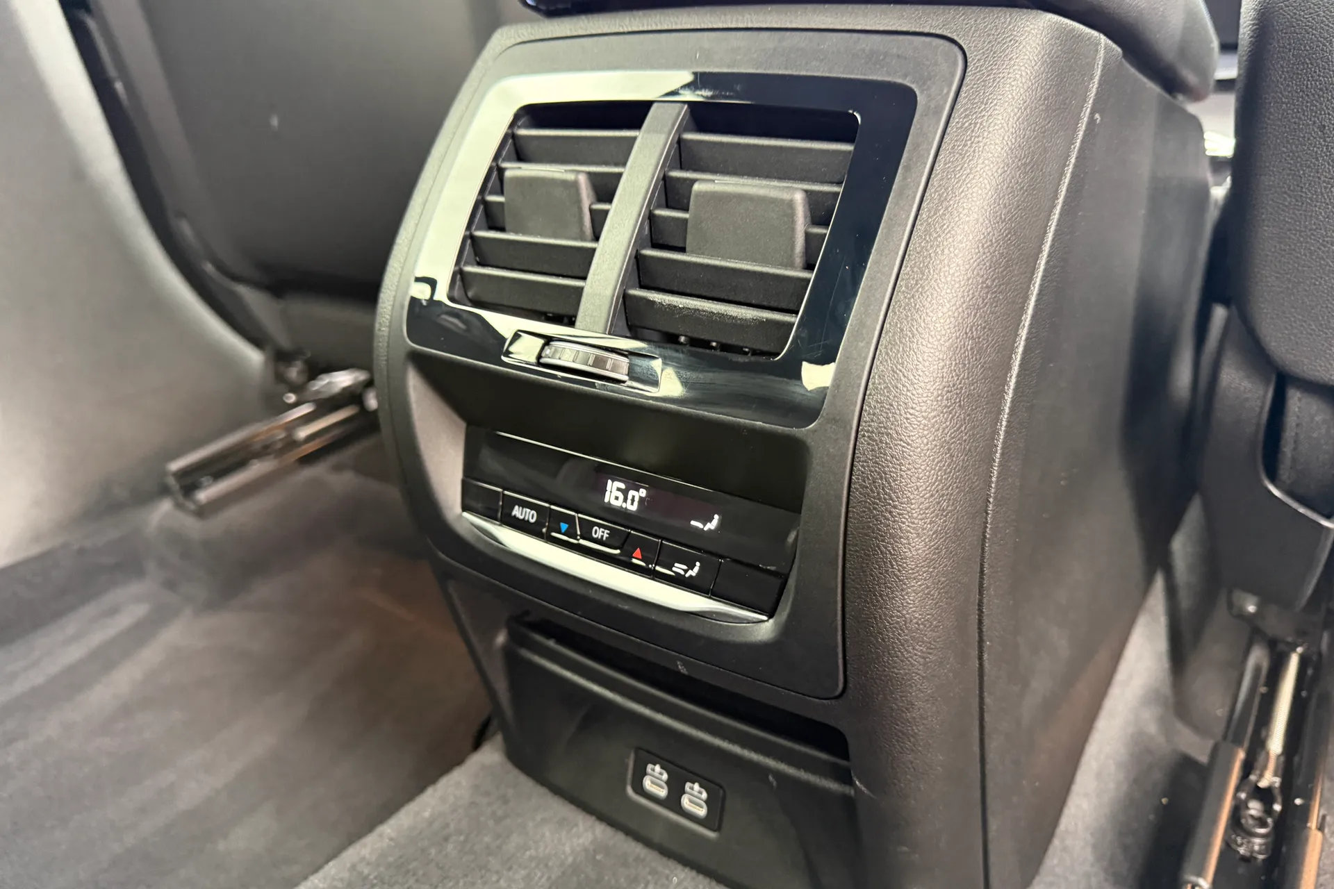 BMW X3 thumbnail image number 44
