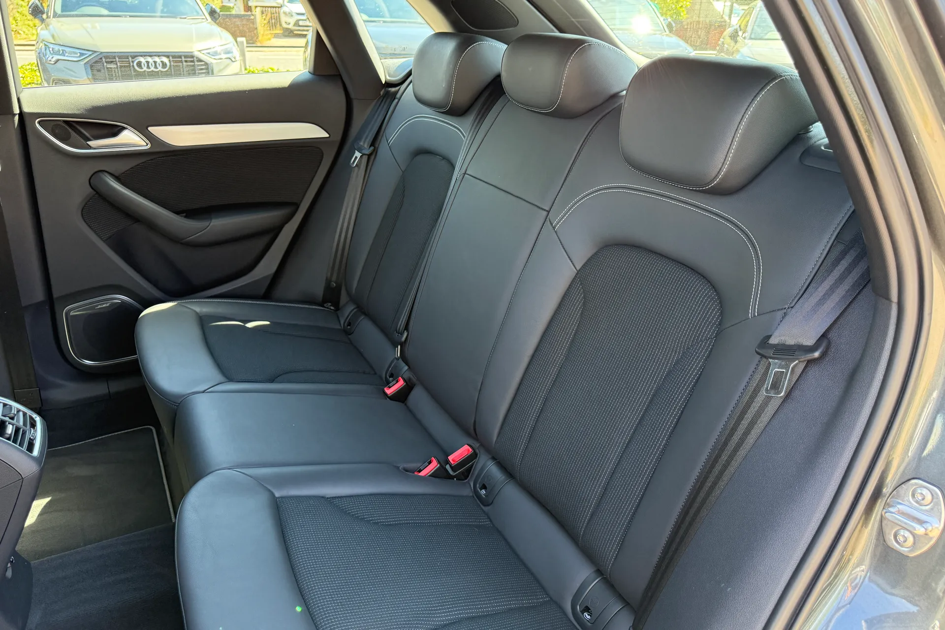 Audi Q3 thumbnail image number 41