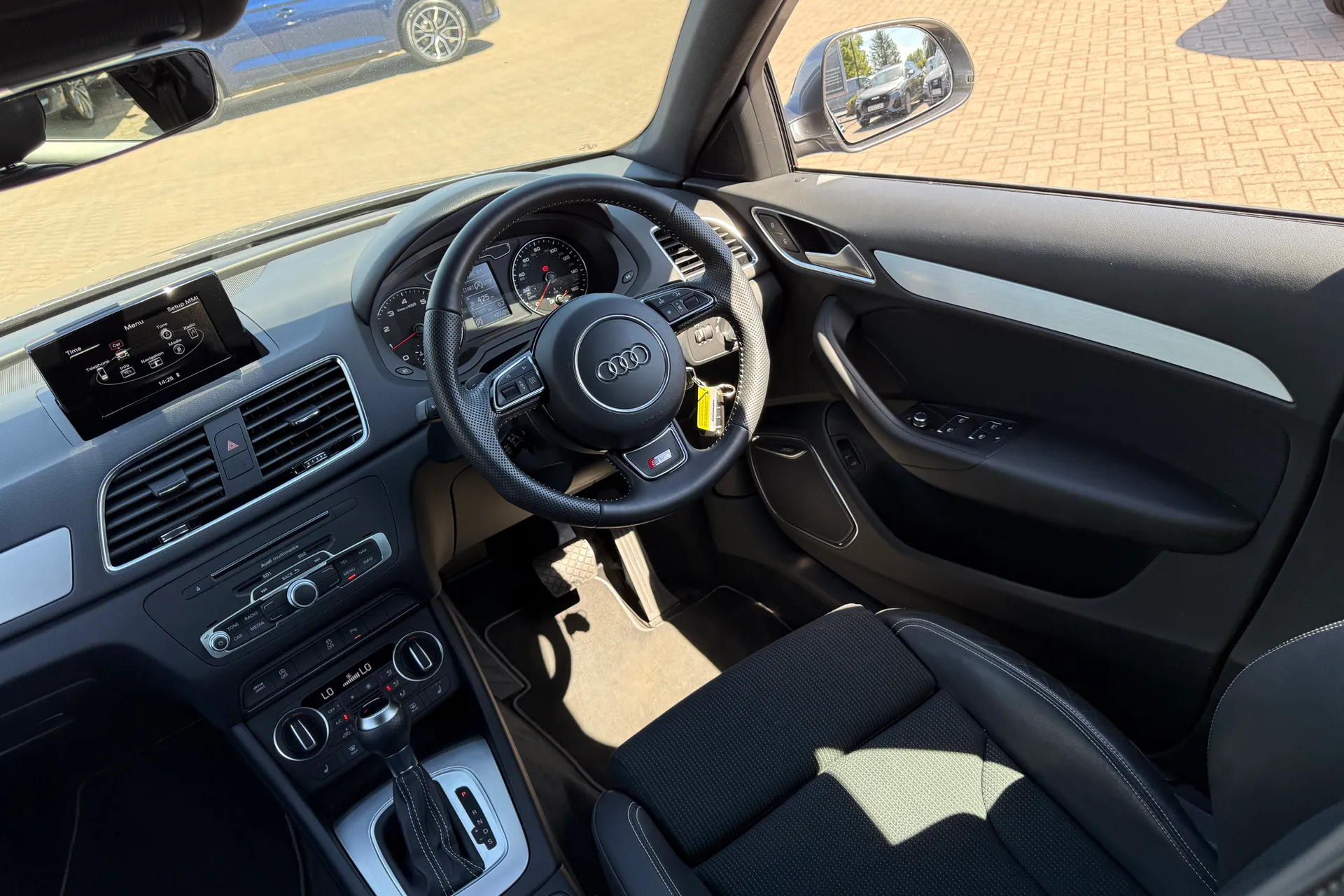 Audi Q3 thumbnail image number 40