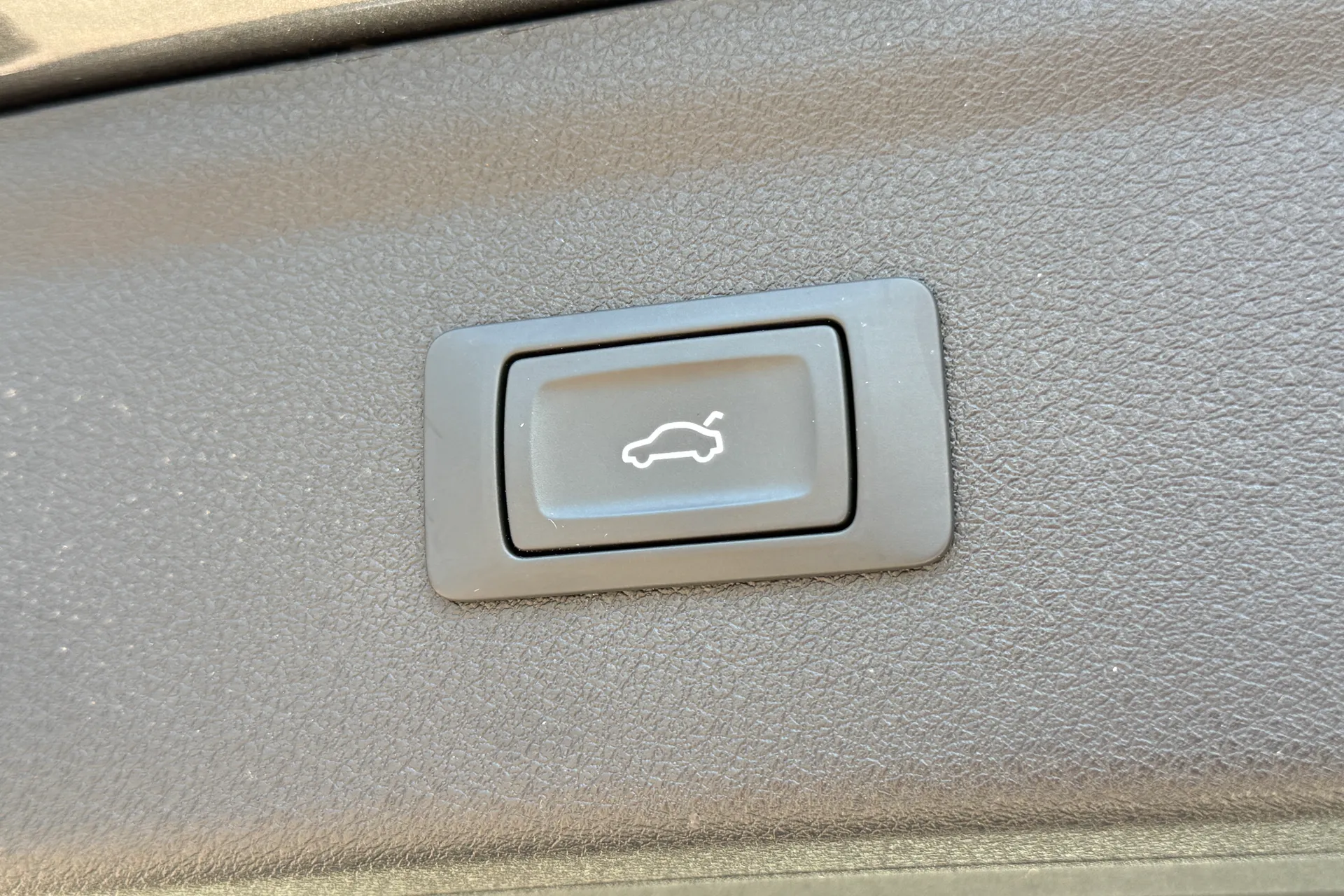 Audi Q3 thumbnail image number 35
