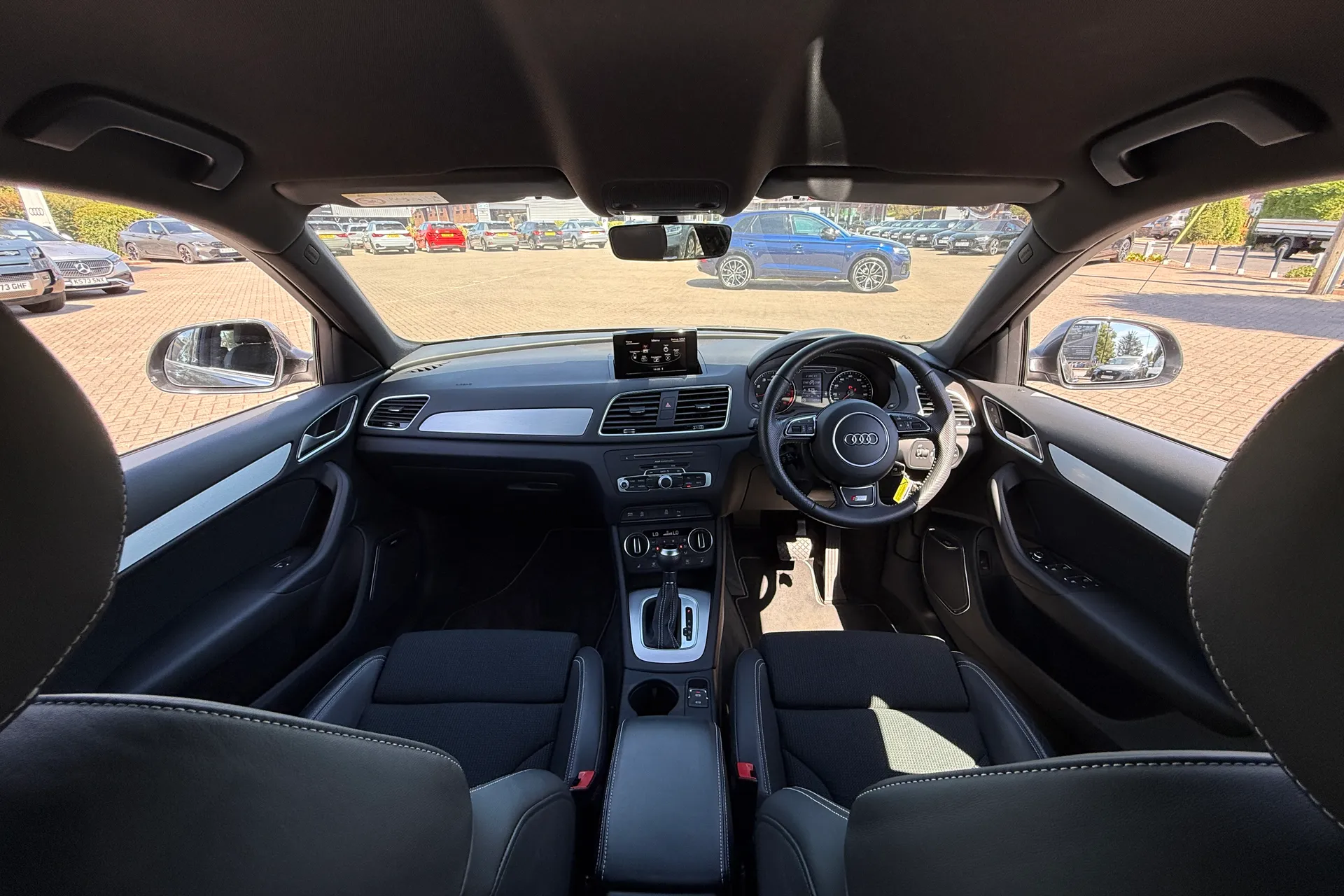 Audi Q3 thumbnail image number 3