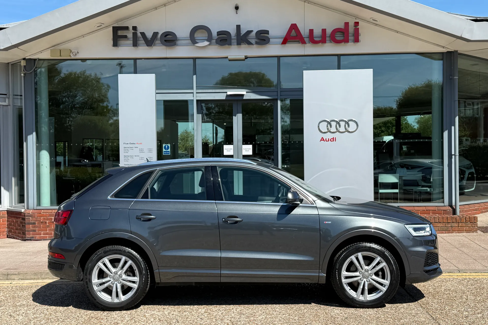 Audi Q3 thumbnail image number 2
