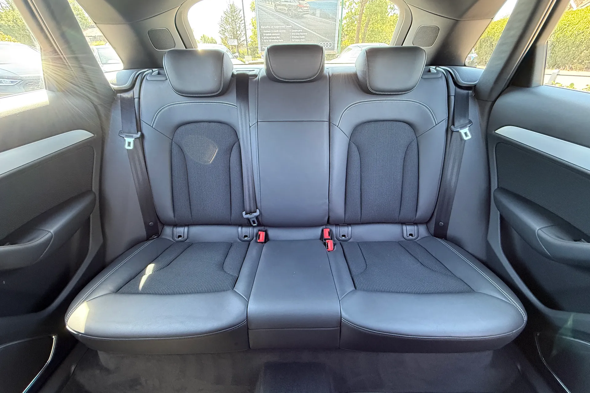 Audi Q3 thumbnail image number 36