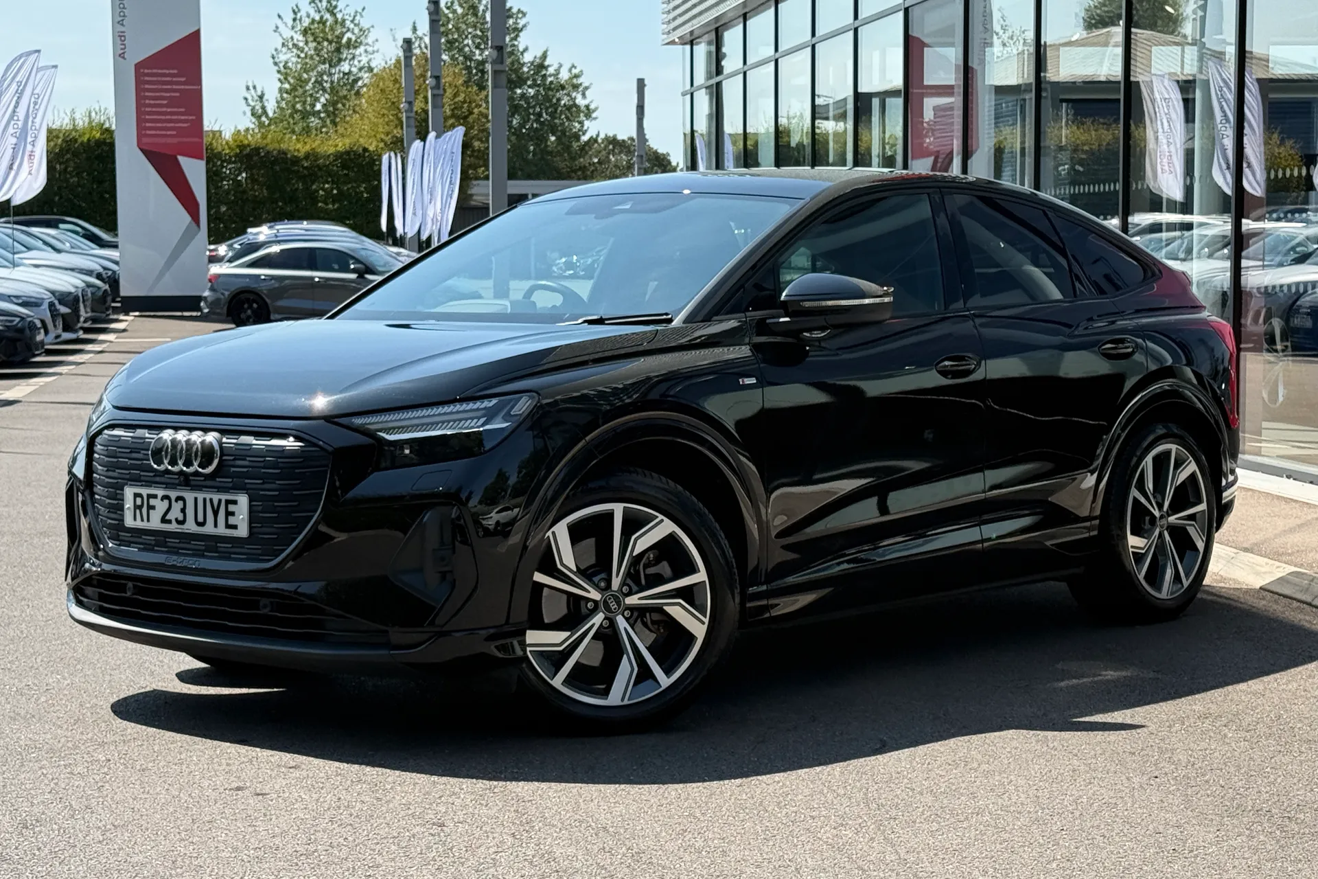 Audi Q4 thumbnail image number 7