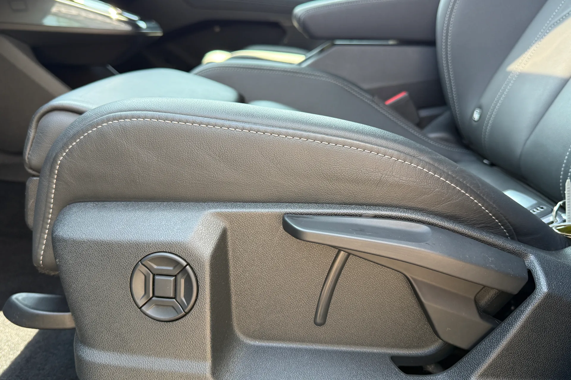 Audi Q4 thumbnail image number 39