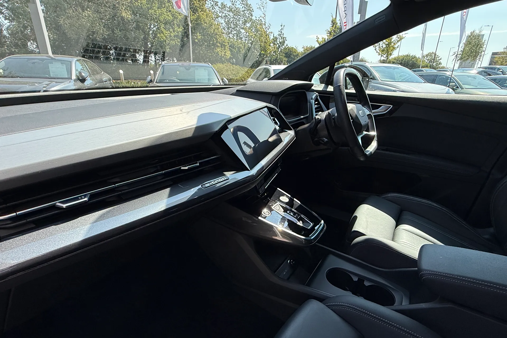 Audi Q4 thumbnail image number 35