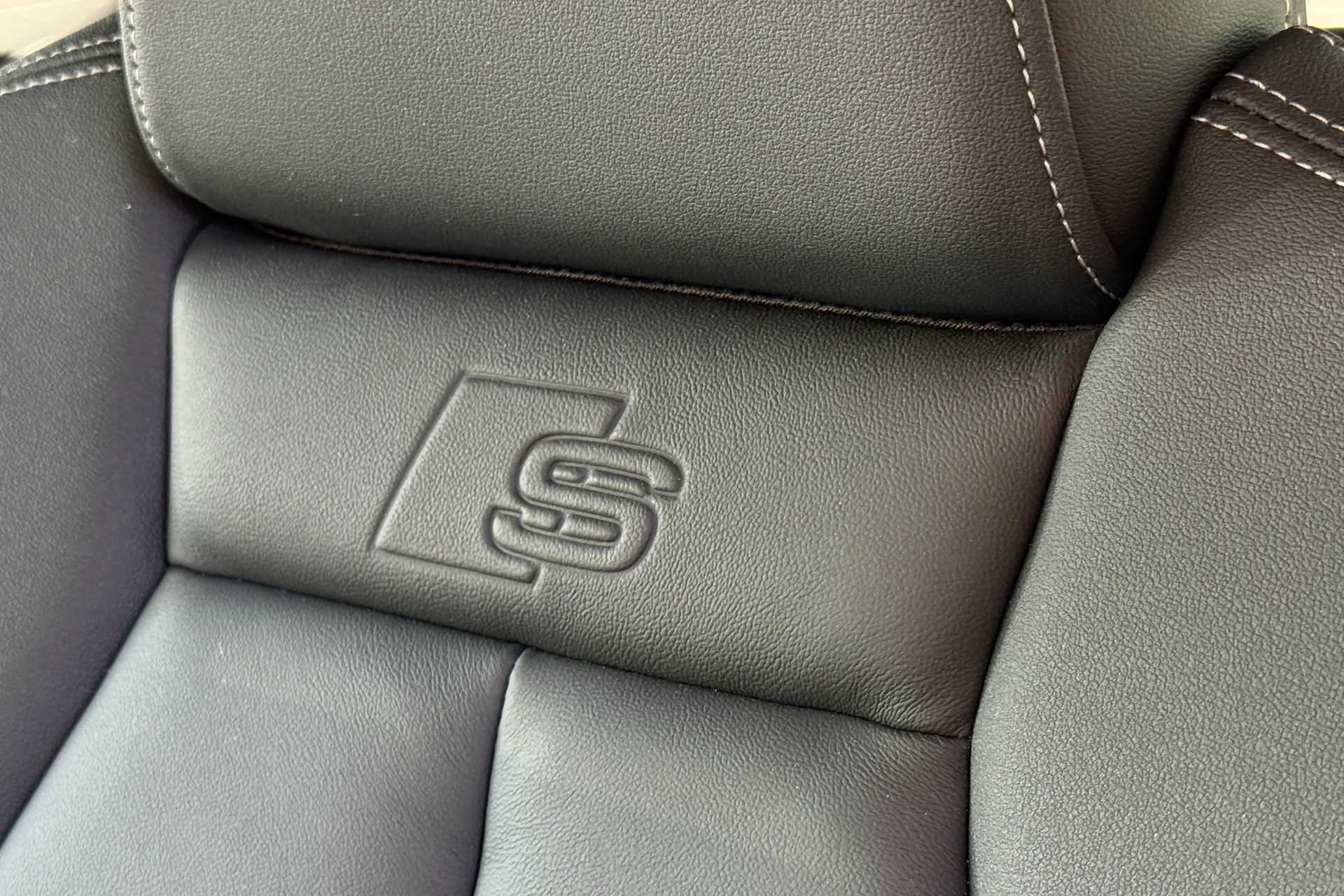 Audi Q4 thumbnail image number 25
