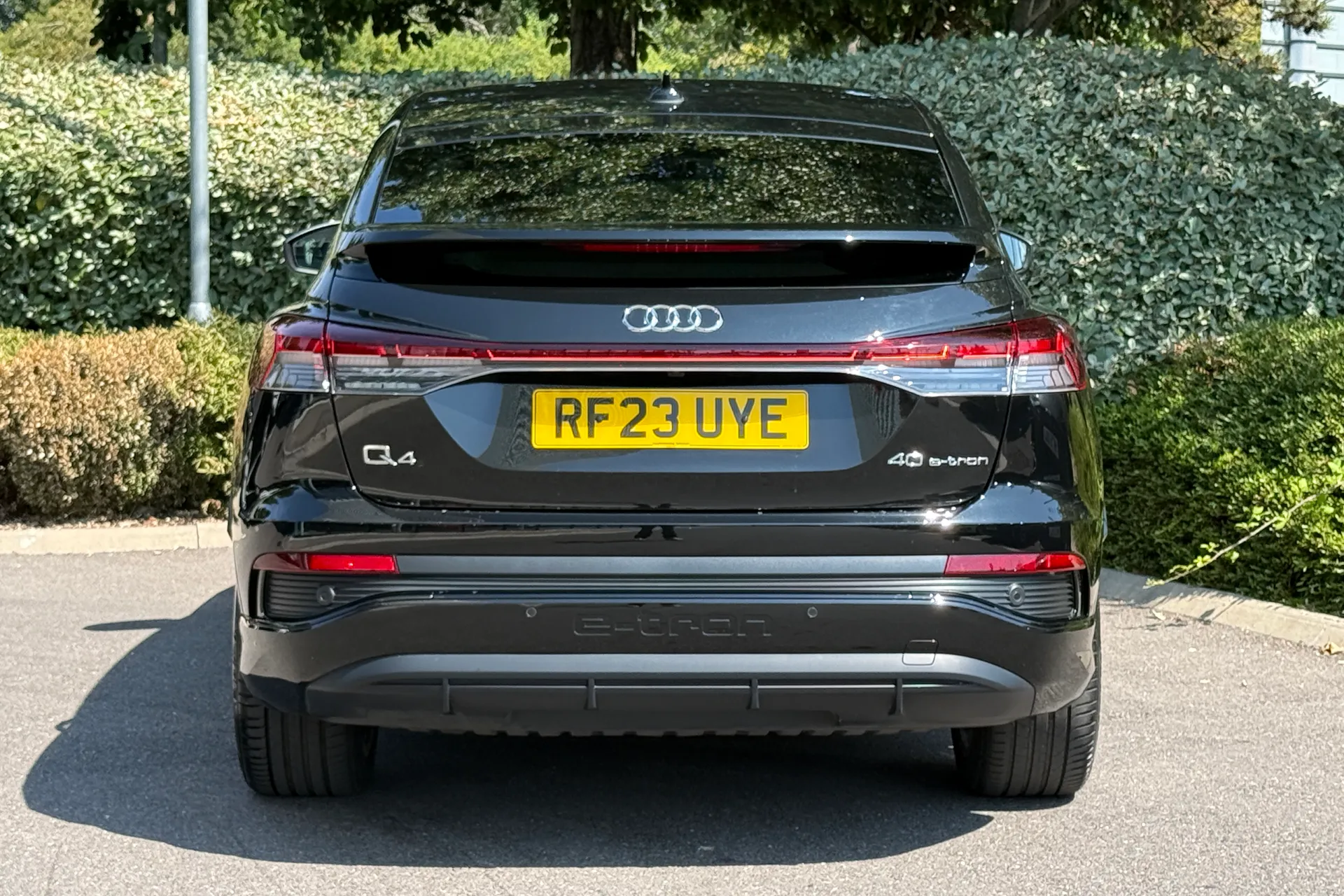 Audi Q4 thumbnail image number 11