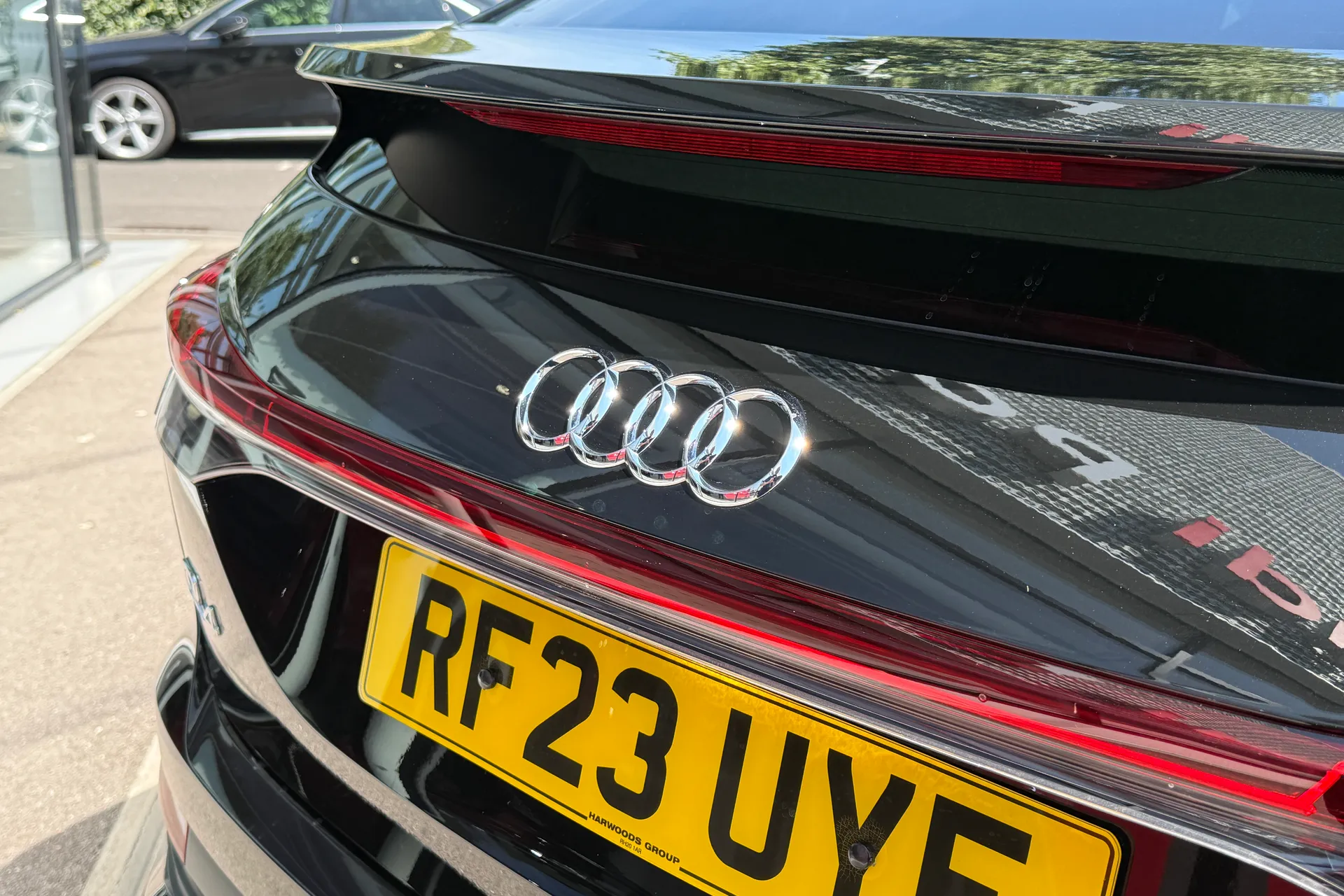 Audi Q4 thumbnail image number 18