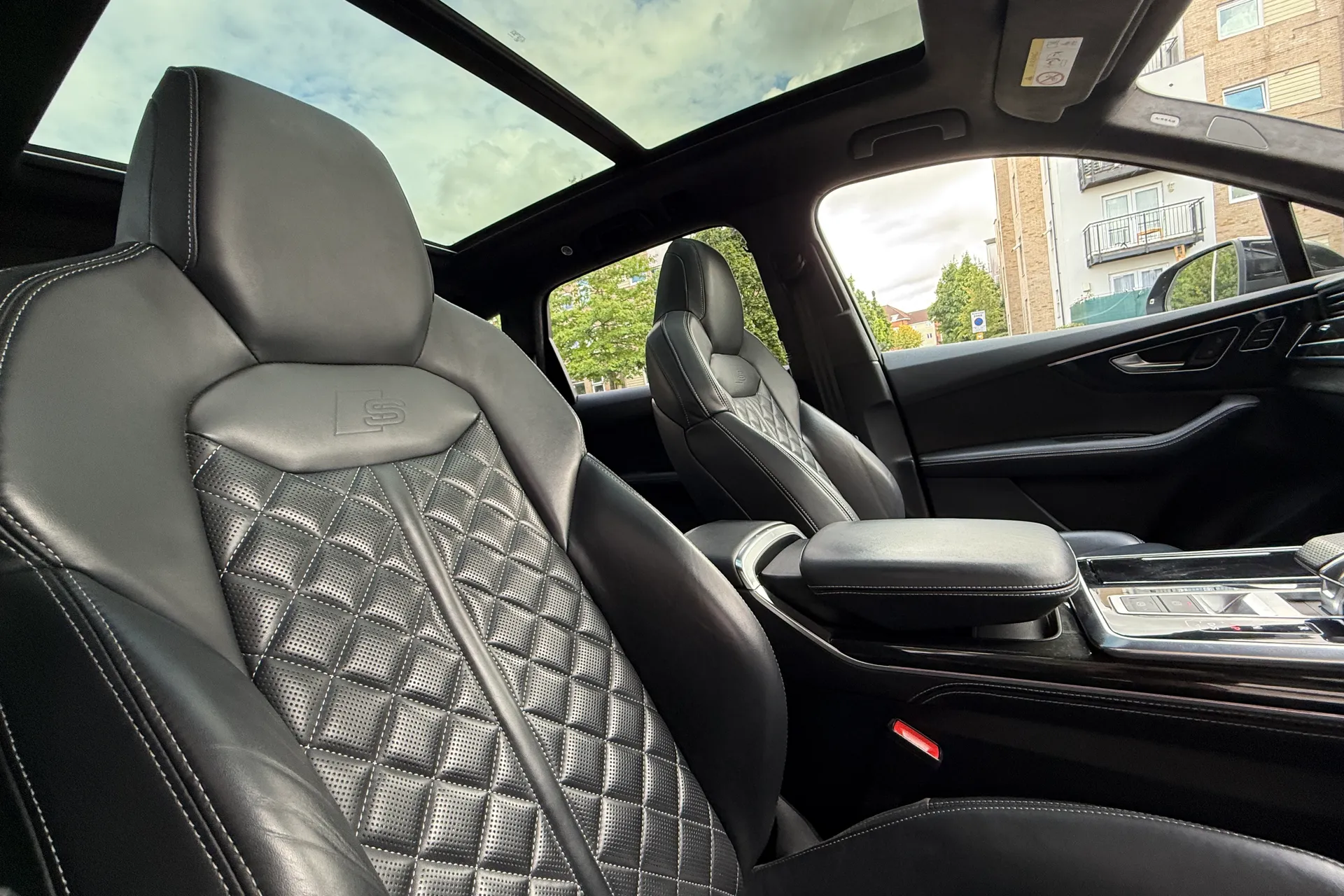 Audi Q7 thumbnail image number 34