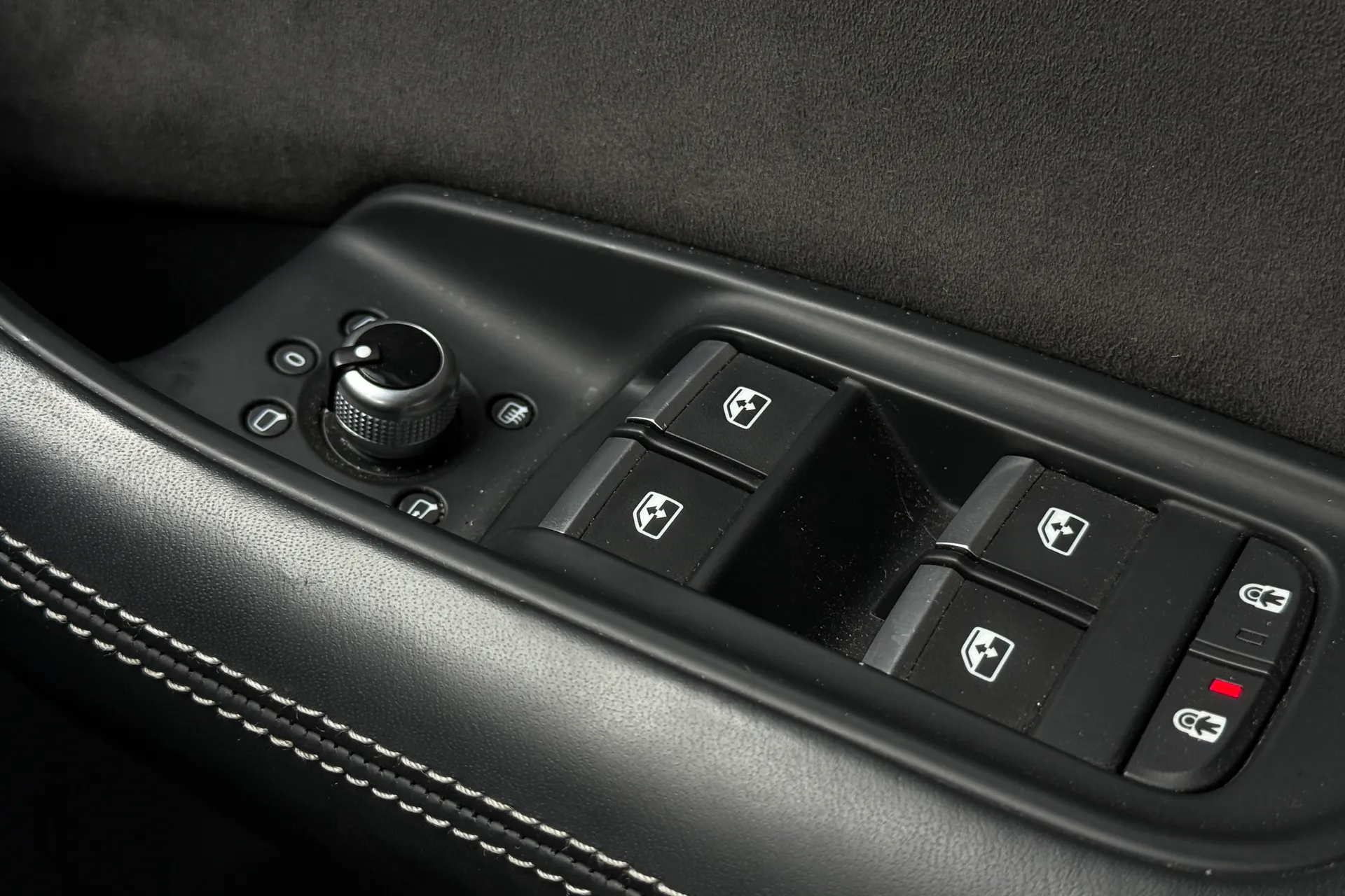 Audi Q7 thumbnail image number 15