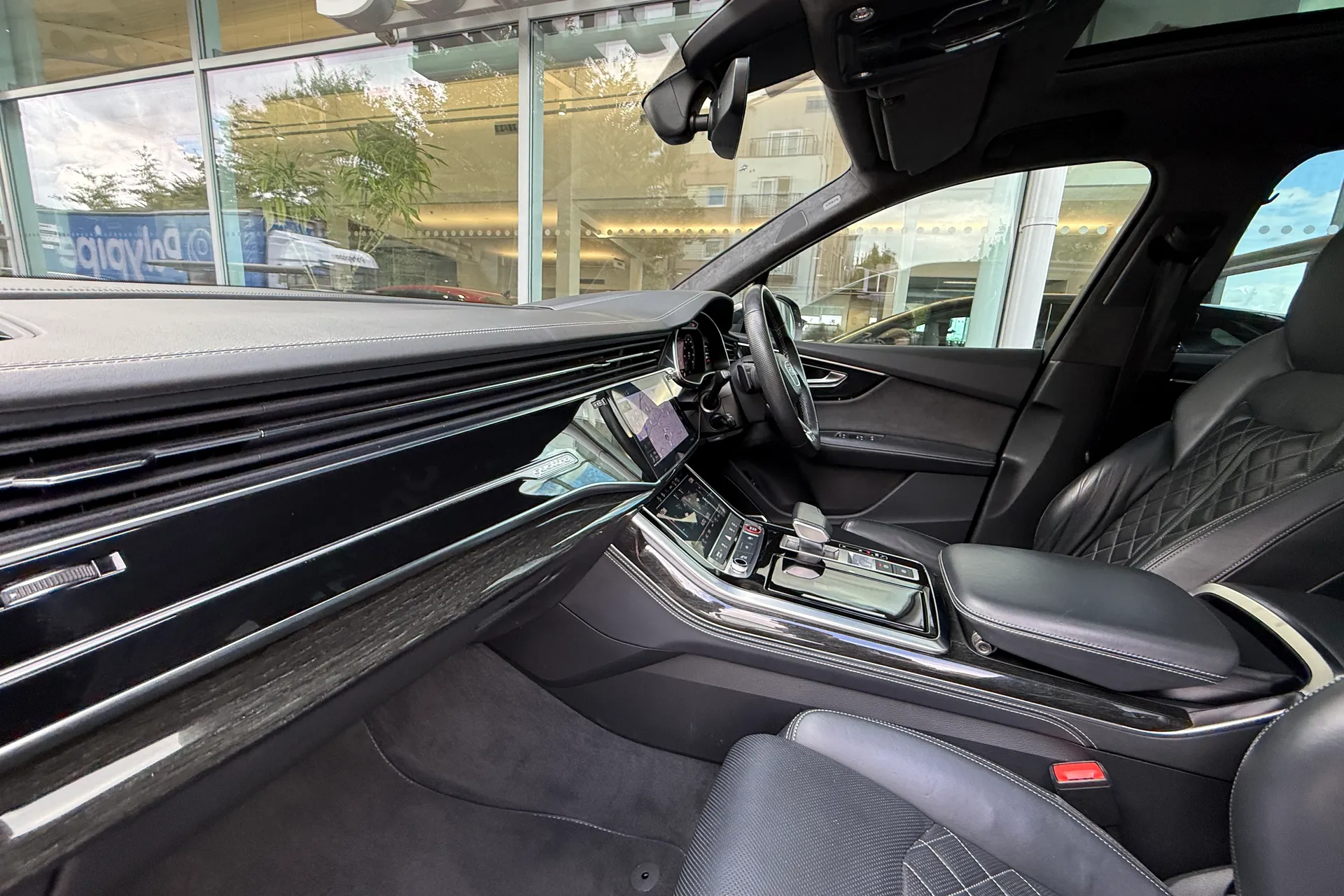 Audi Q7 thumbnail image number 2