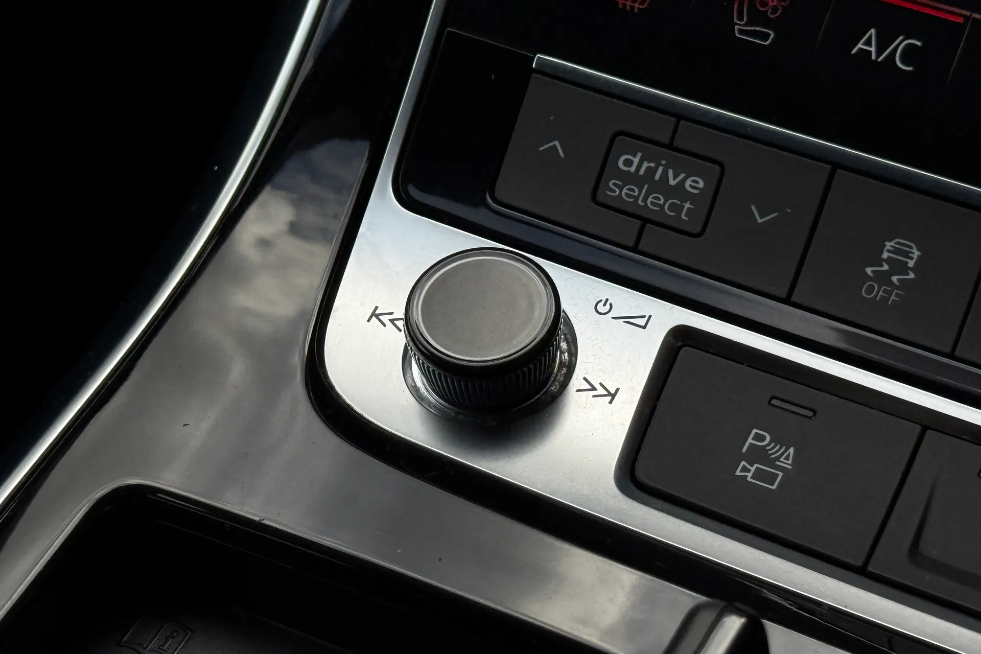 Audi Q7 thumbnail image number 21