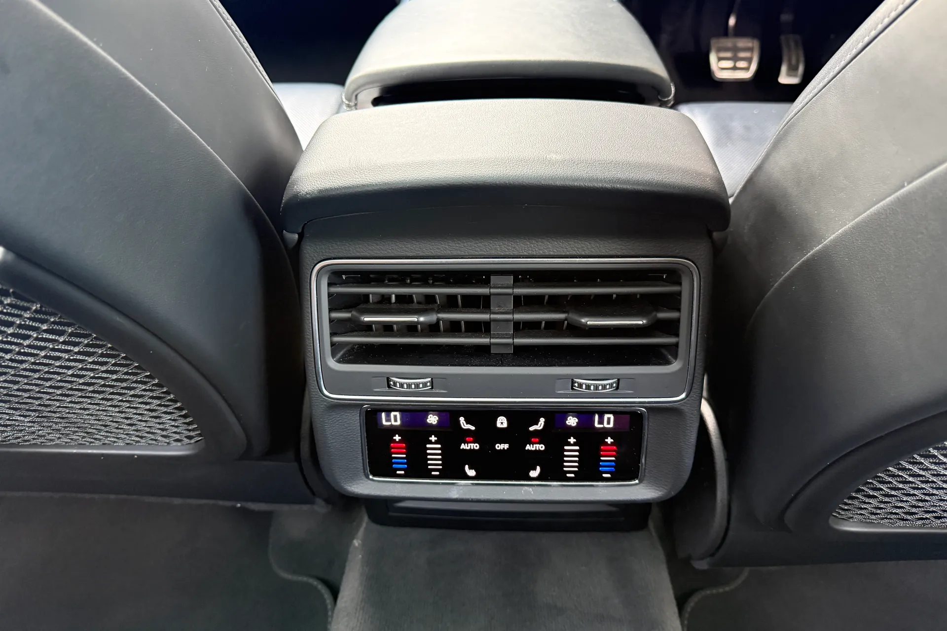 Audi Q7 thumbnail image number 47