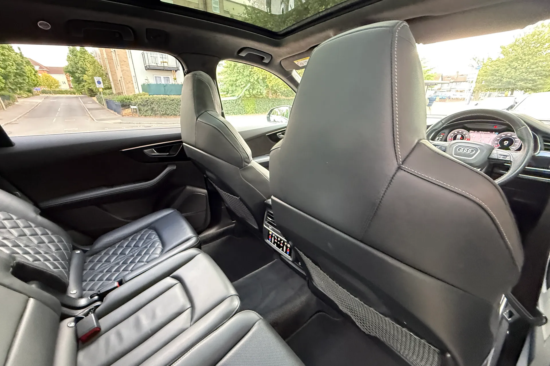 Audi Q7 thumbnail image number 41