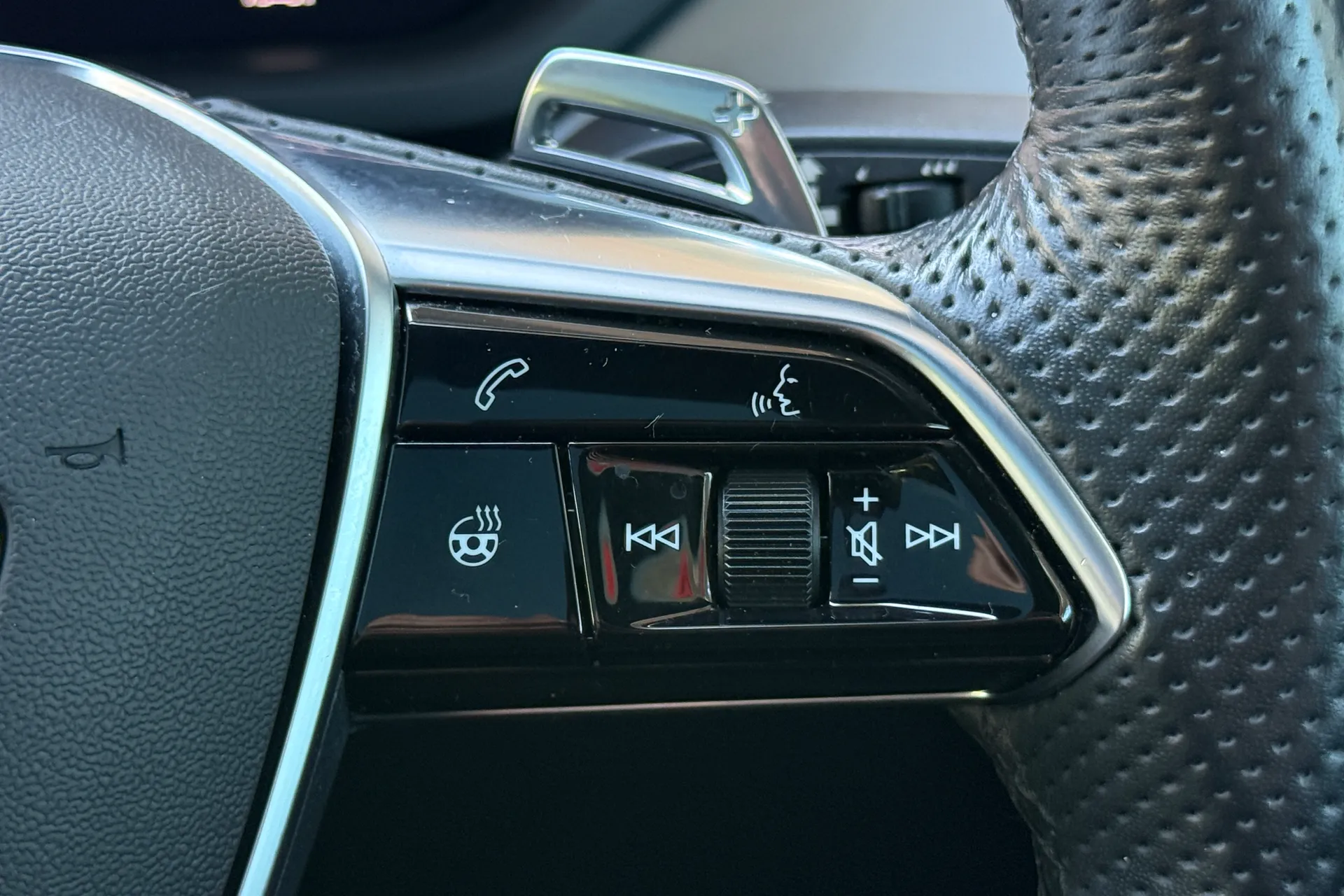 Audi RS e-tron GT thumbnail image number 8