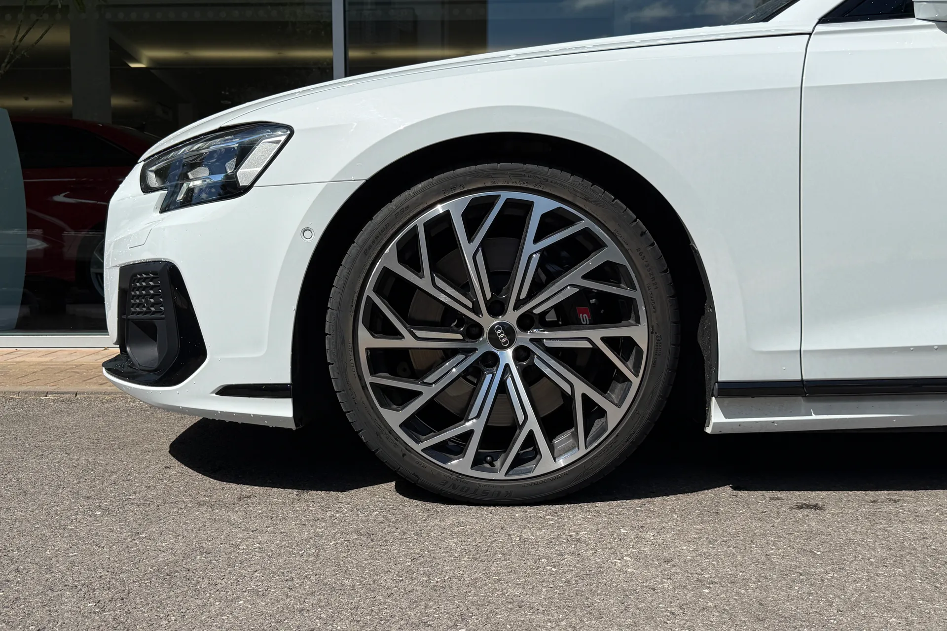 Audi A8 thumbnail image number 5