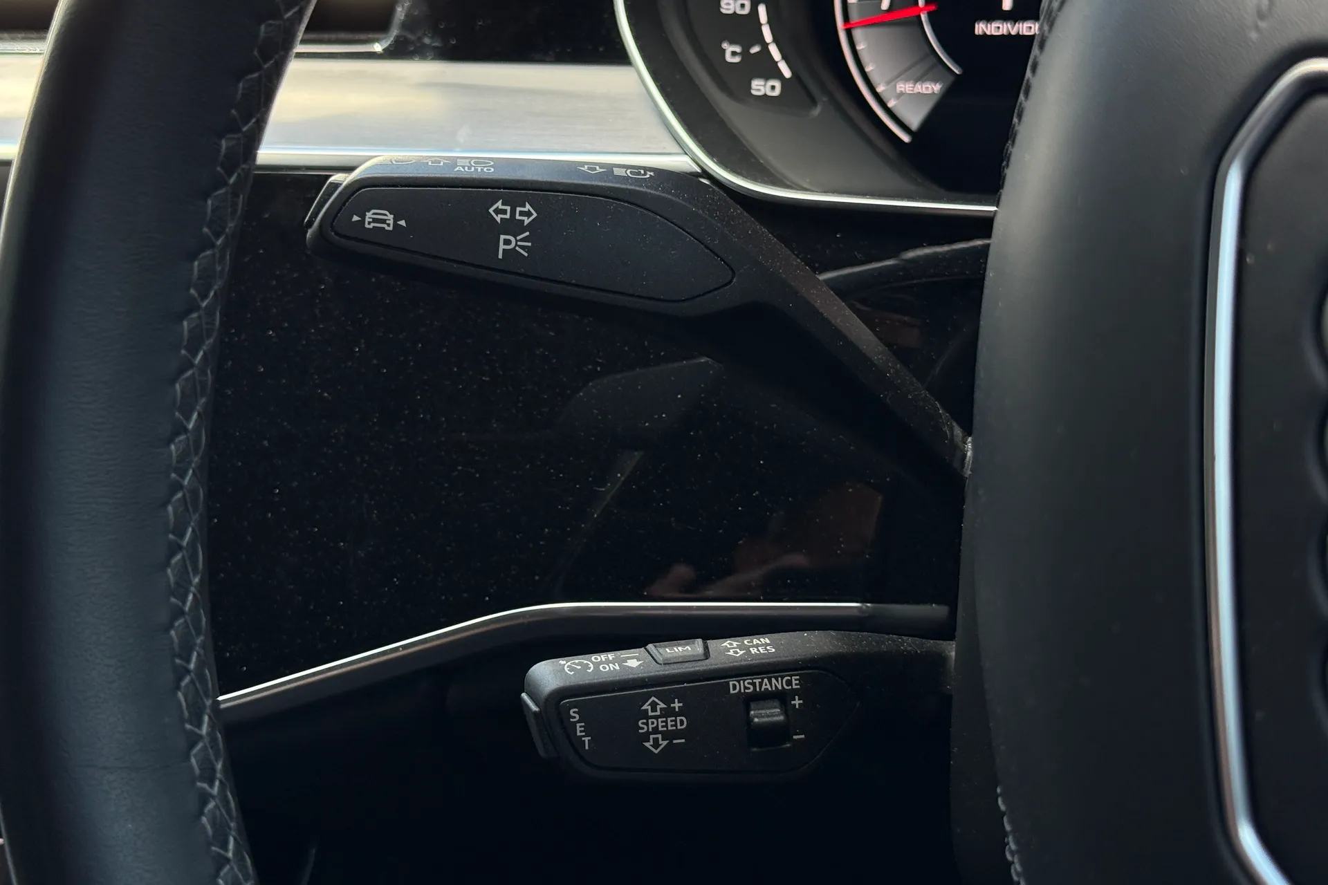 Audi A8 thumbnail image number 17