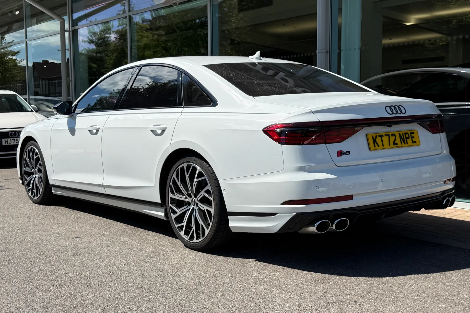 Audi A8 thumbnail image number 3