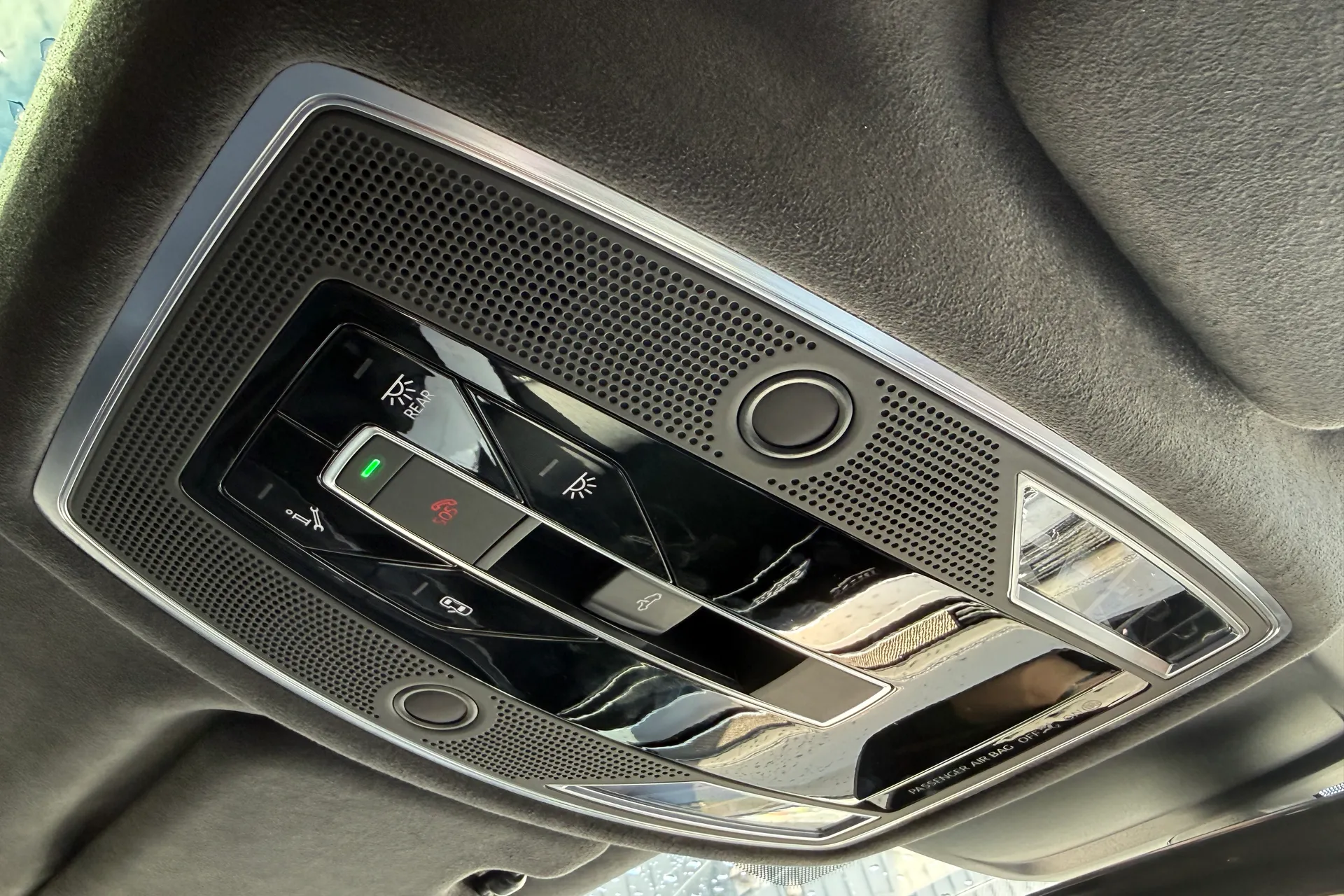 Audi A8 thumbnail image number 29
