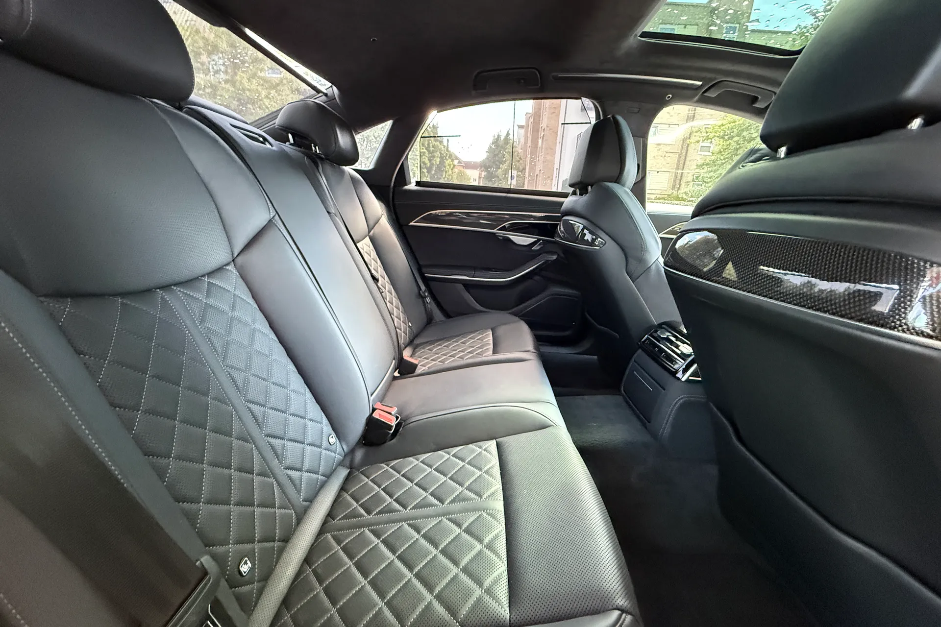Audi A8 thumbnail image number 34