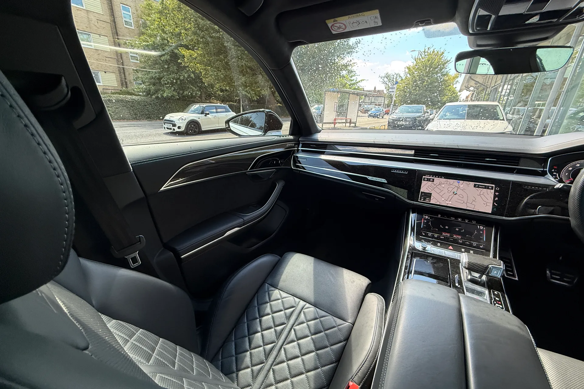 Audi A8 thumbnail image number 40