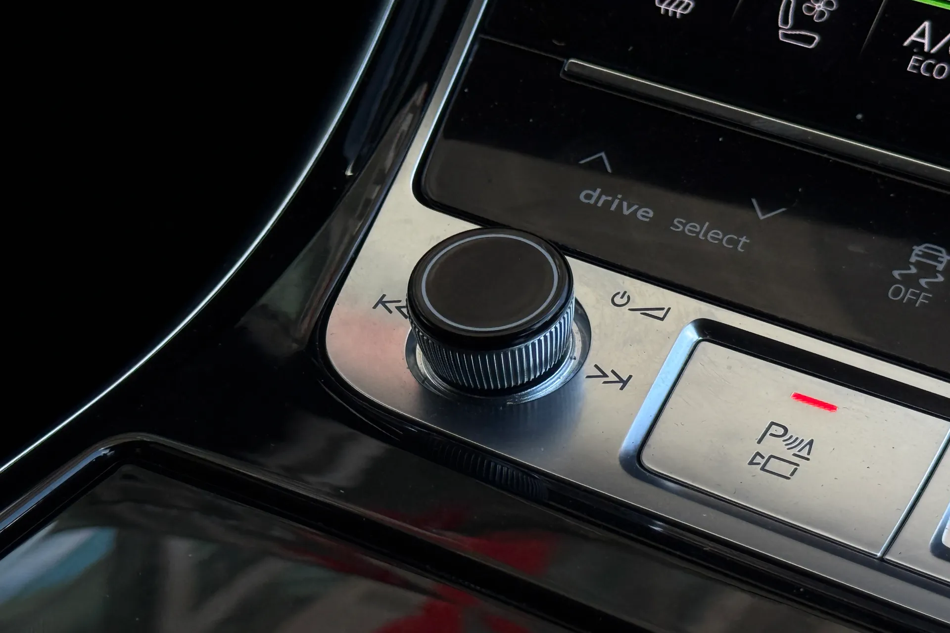 Audi A8 thumbnail image number 57