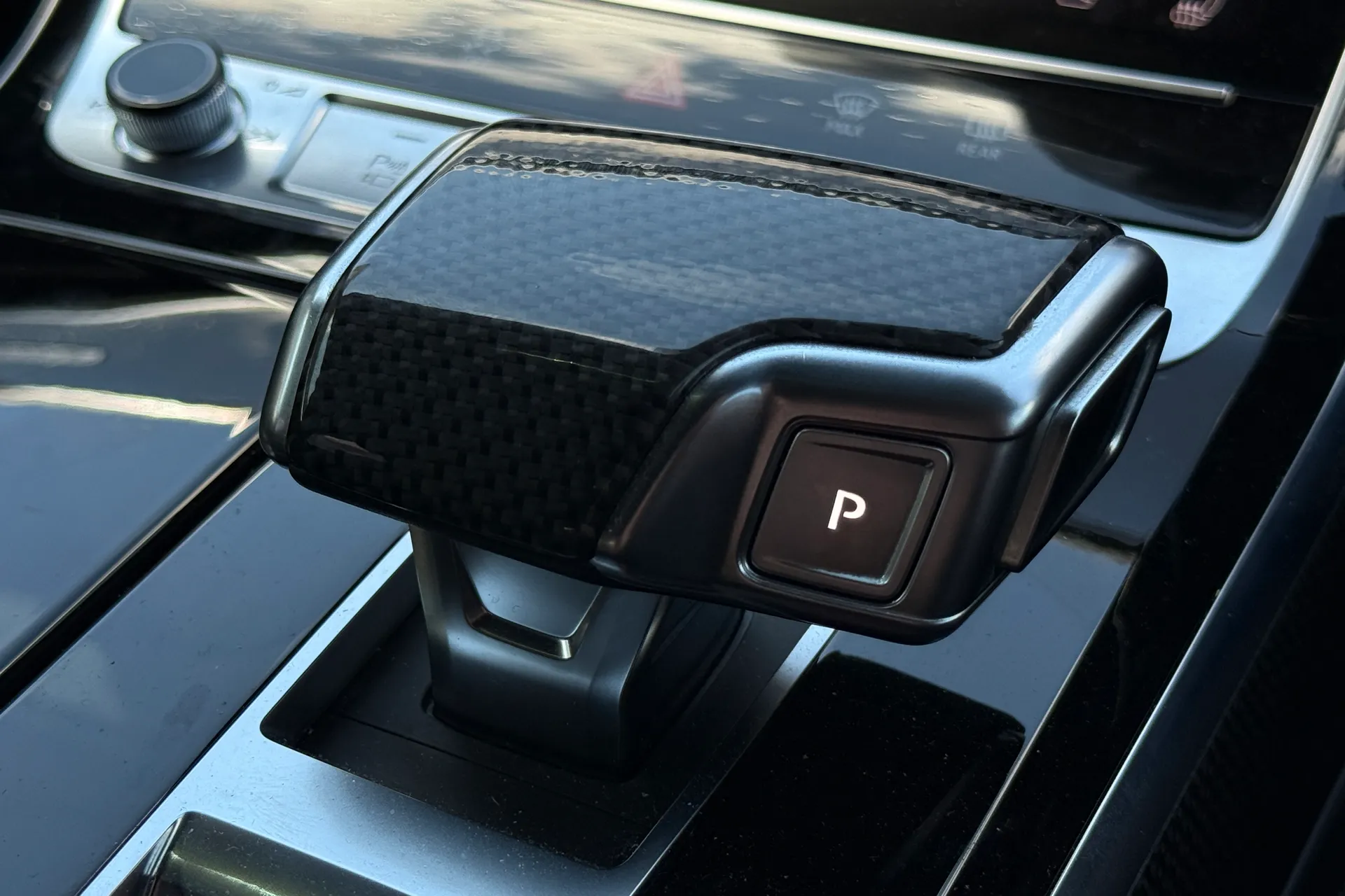 Audi A8 thumbnail image number 26