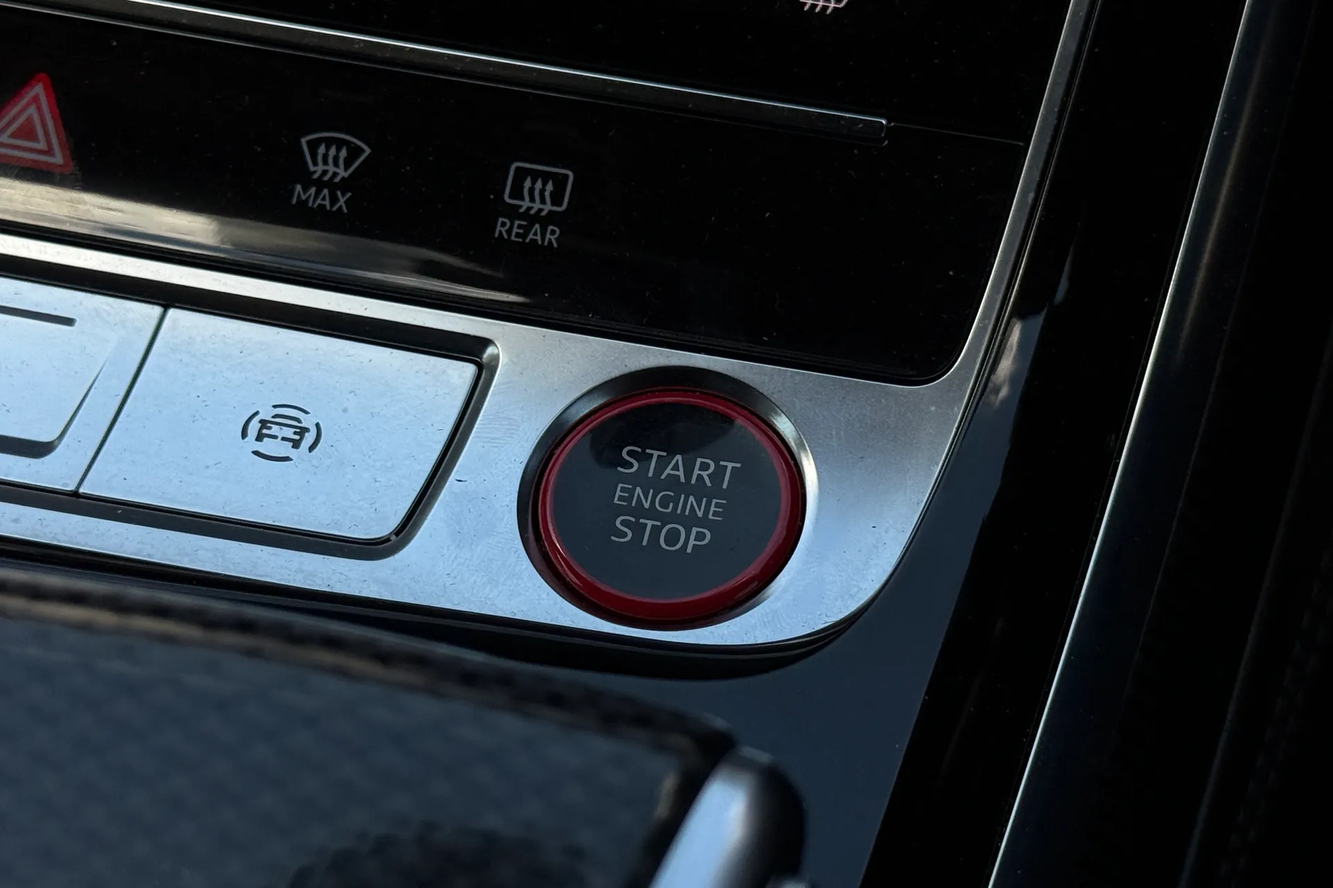 Audi A8 thumbnail image number 27