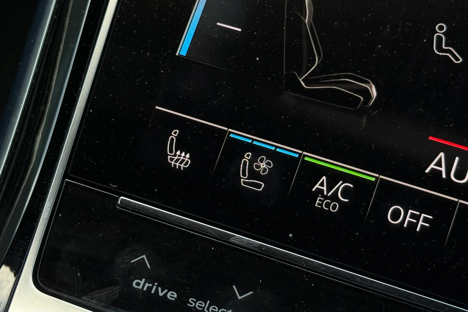 Audi A8 thumbnail image number 25
