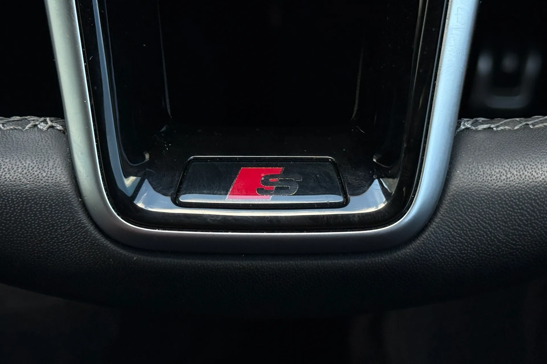 Audi A8 thumbnail image number 15