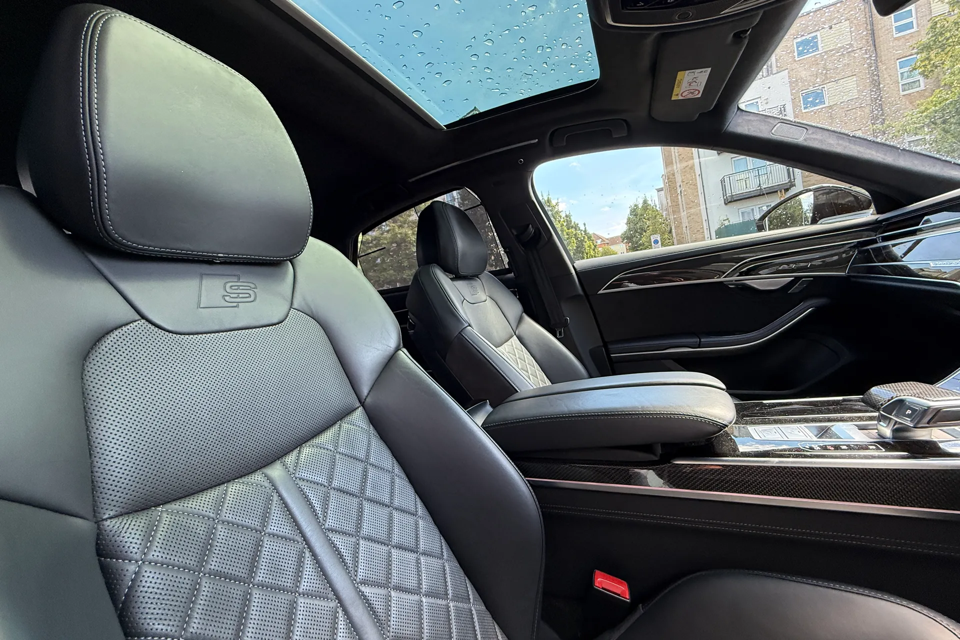 Audi A8 thumbnail image number 31