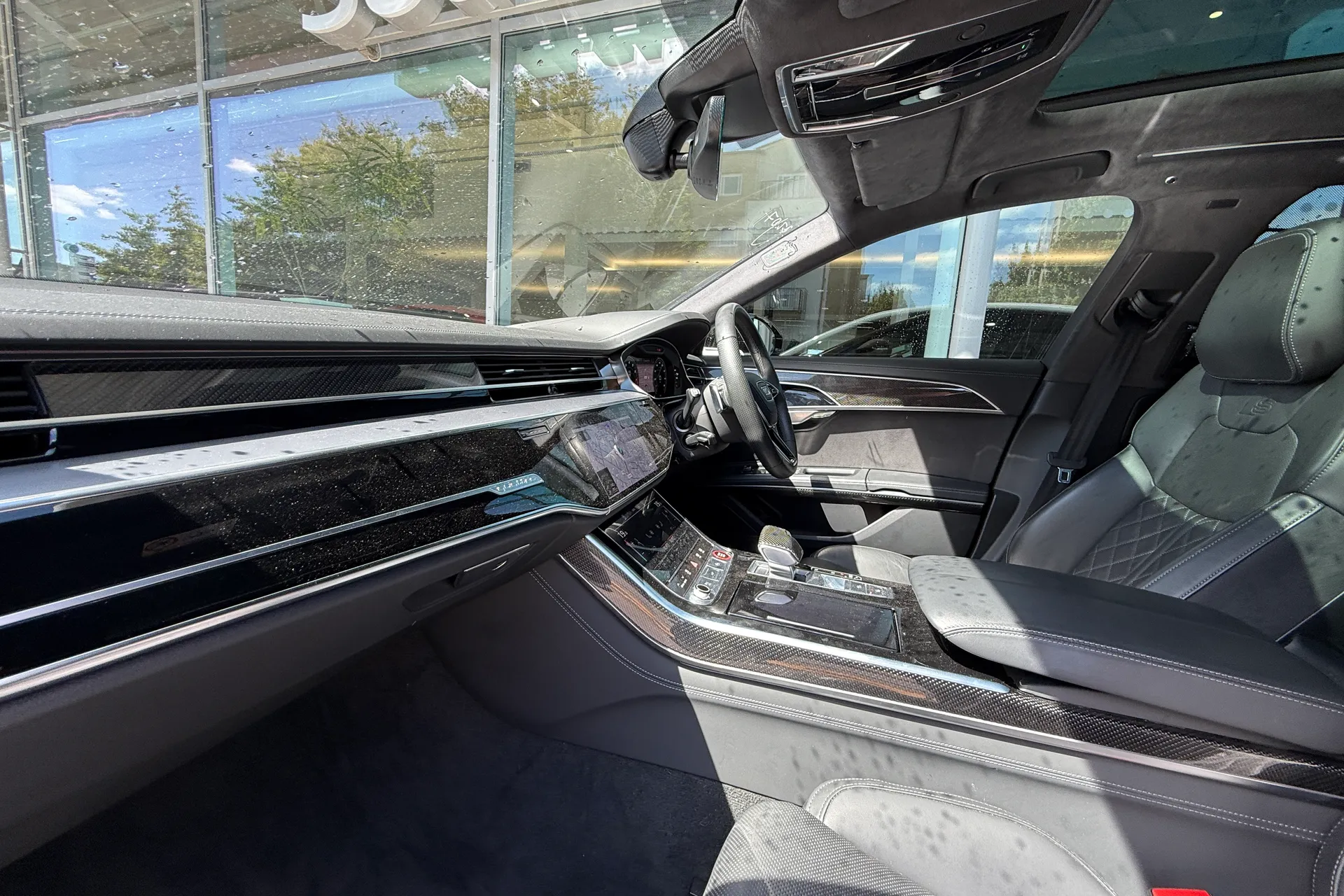 Audi A8 thumbnail image number 2