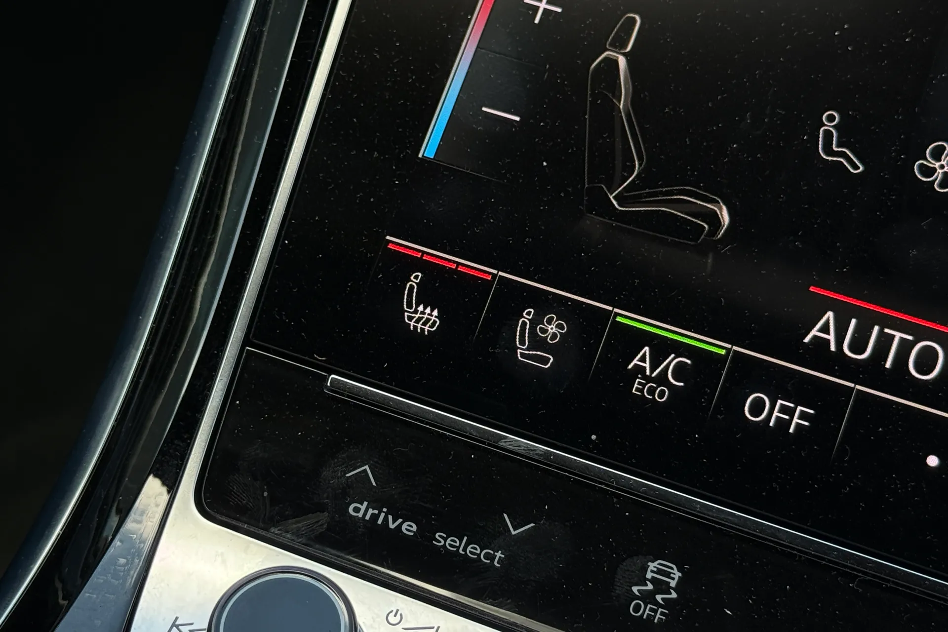 Audi A8 thumbnail image number 24
