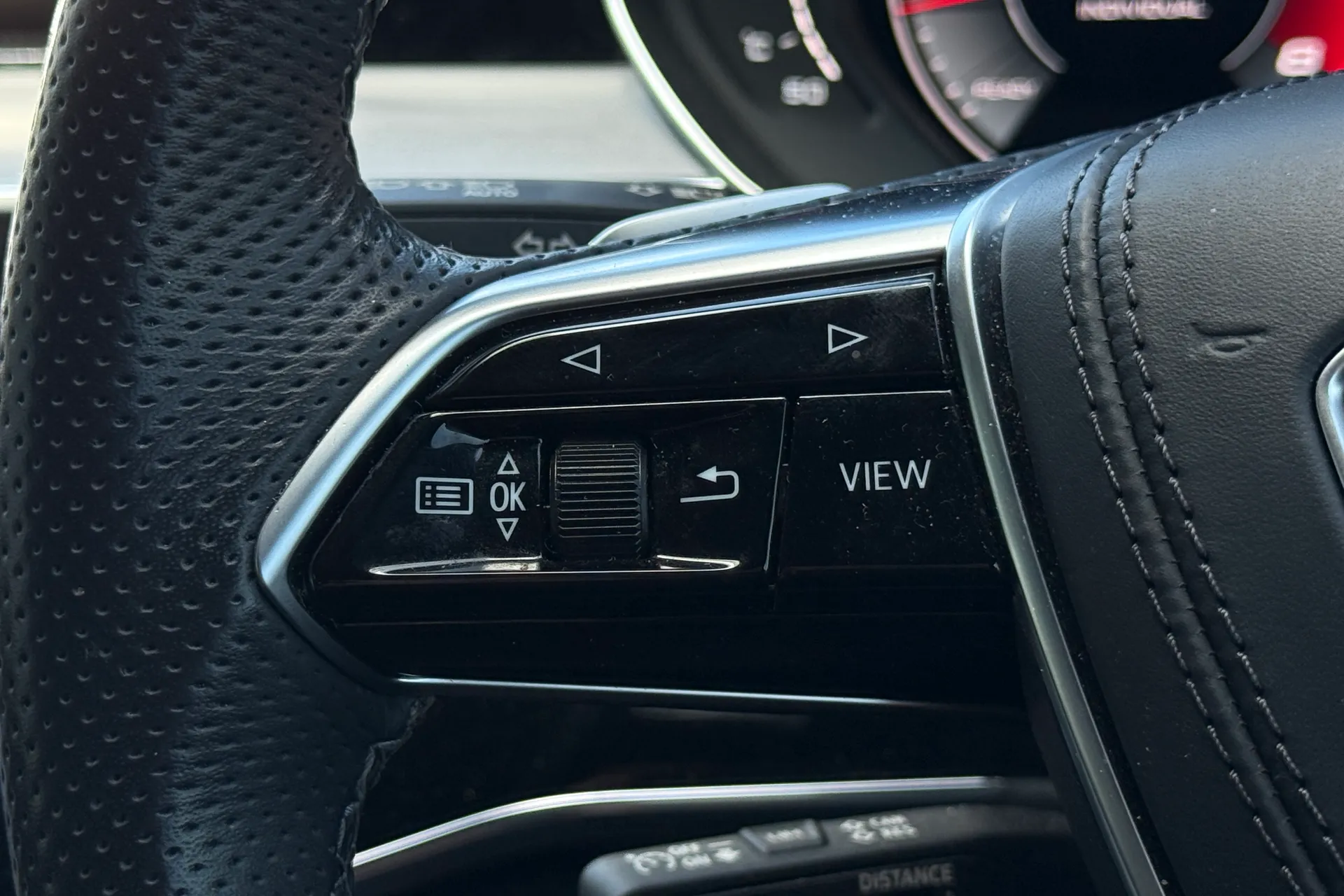 Audi A8 thumbnail image number 14