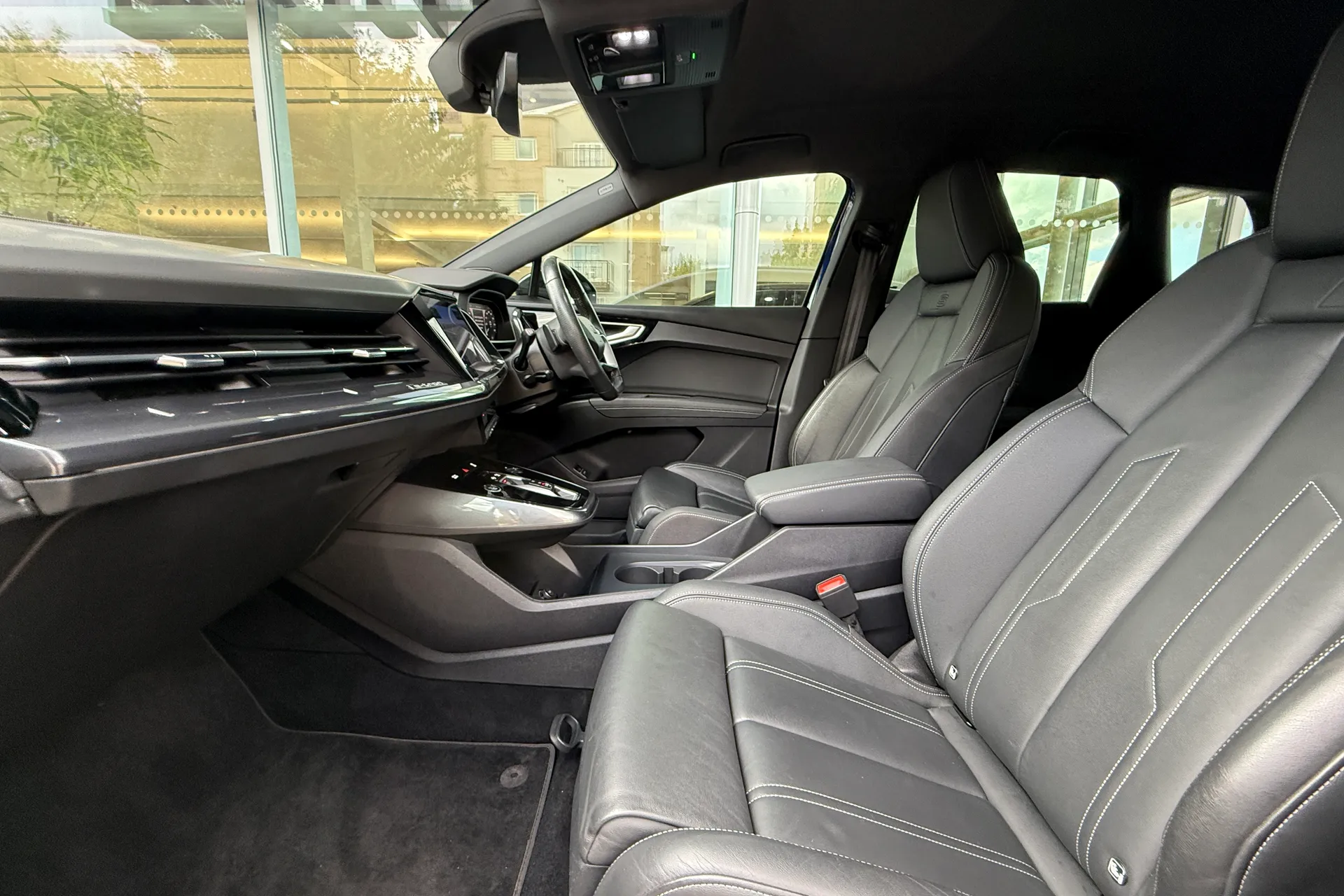 Audi Q4 thumbnail image number 48