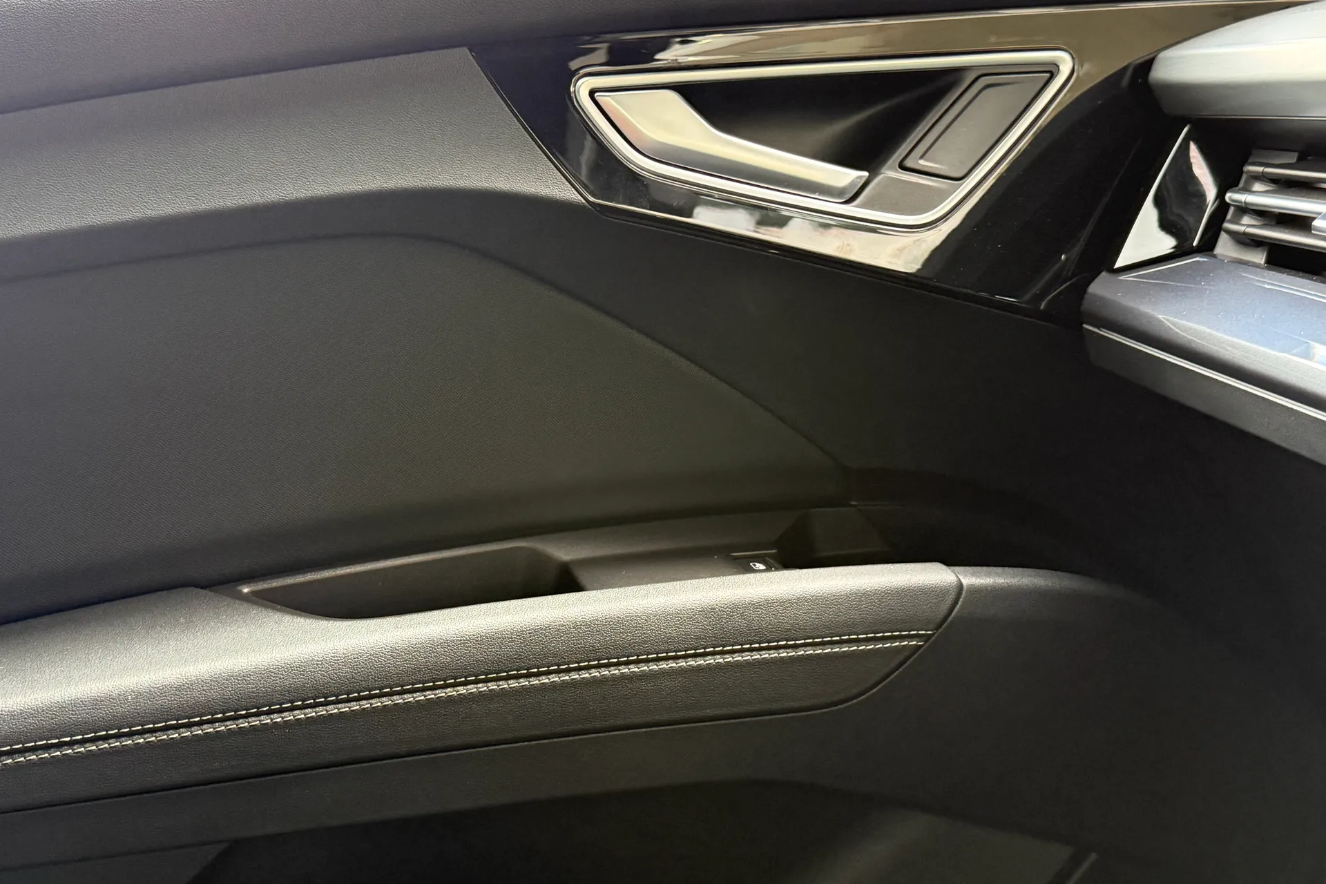 Audi Q4 thumbnail image number 29