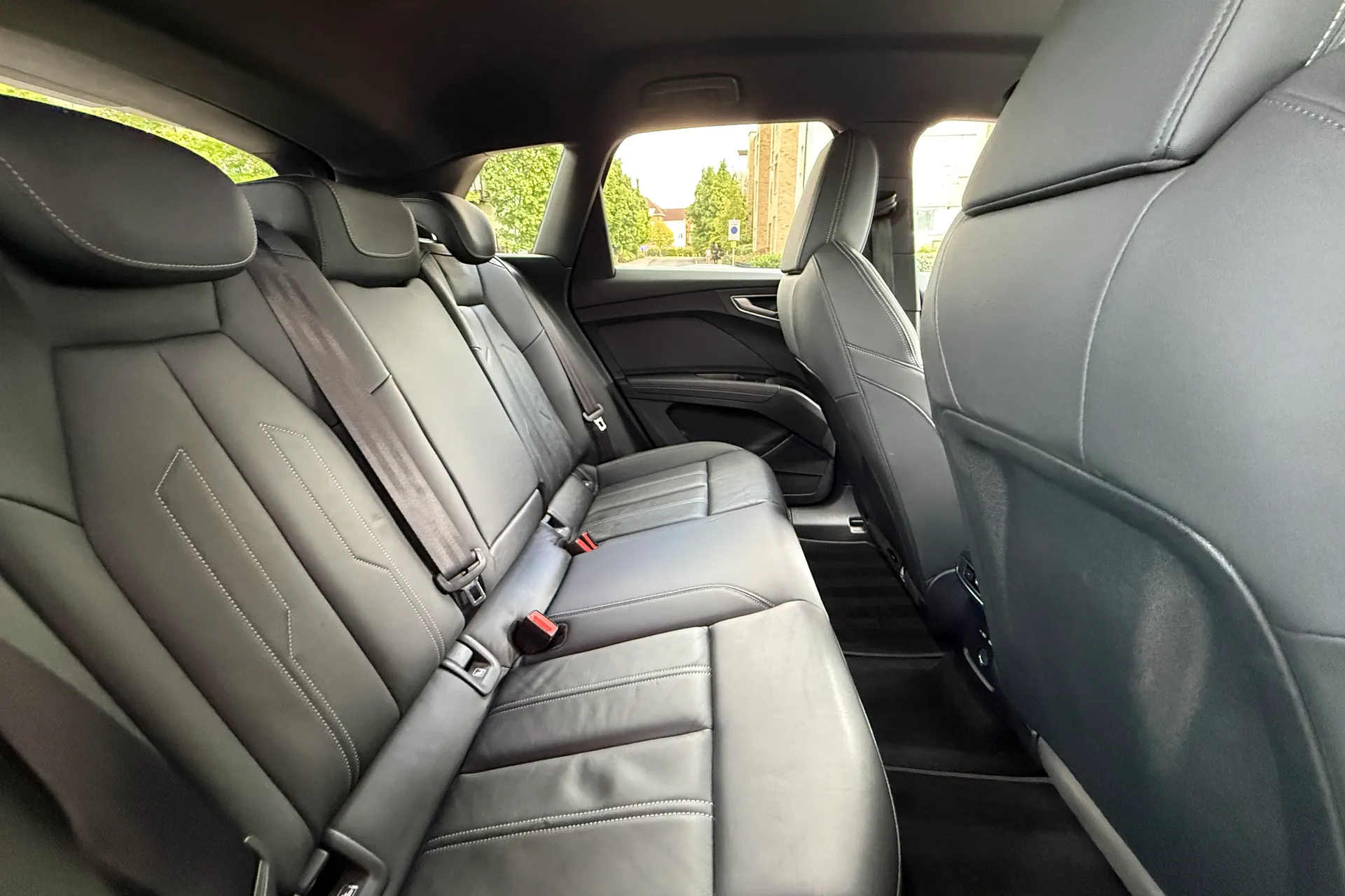 Audi Q4 thumbnail image number 35