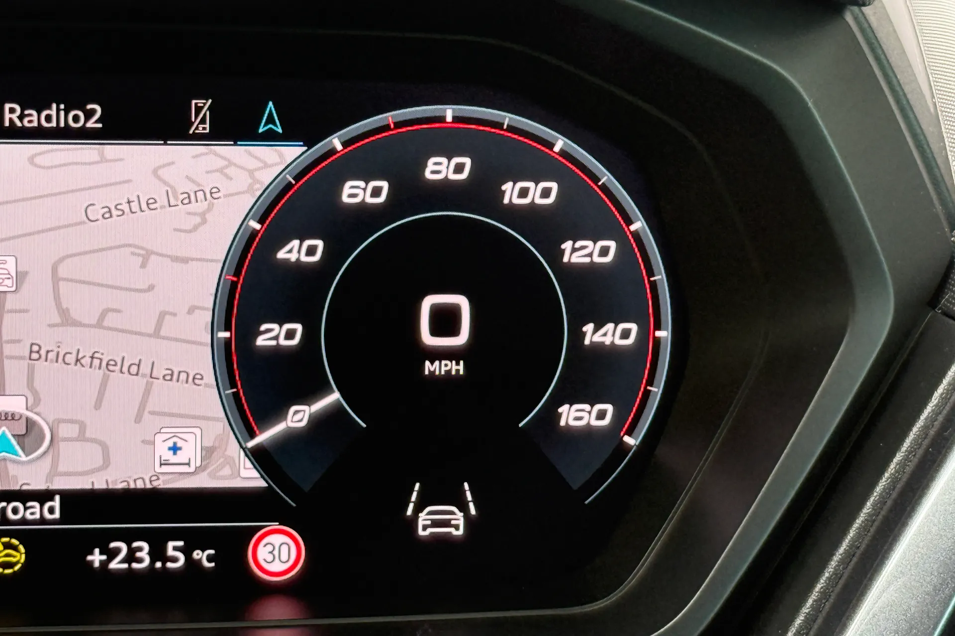 Audi Q4 thumbnail image number 11
