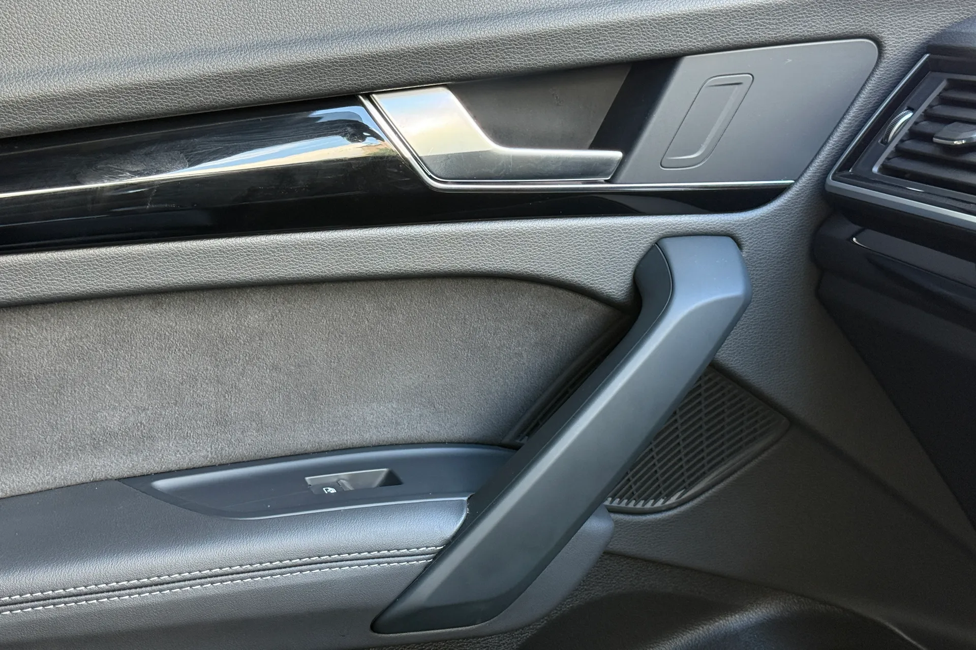 Audi Q5 thumbnail image number 32