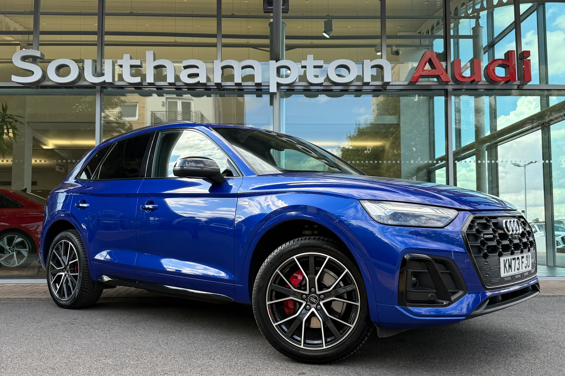 Audi Q5 focused image