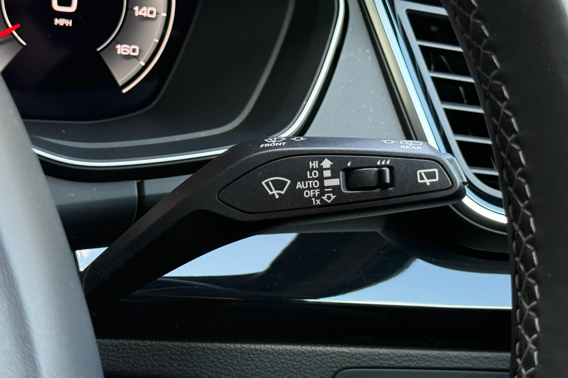 Audi Q5 thumbnail image number 15