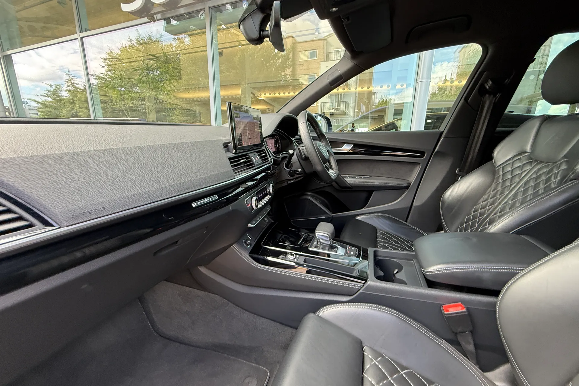 Audi Q5 thumbnail image number 2