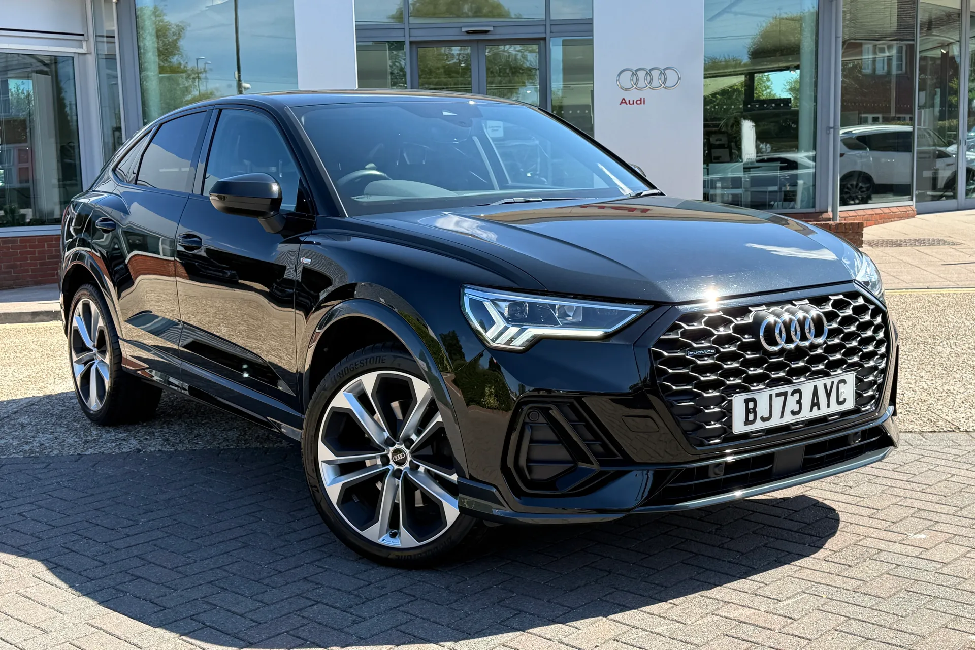 Audi Q3 thumbnail image number 21