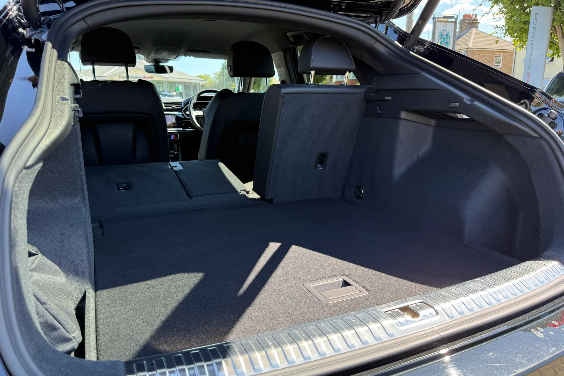 Audi Q3 thumbnail image number 33