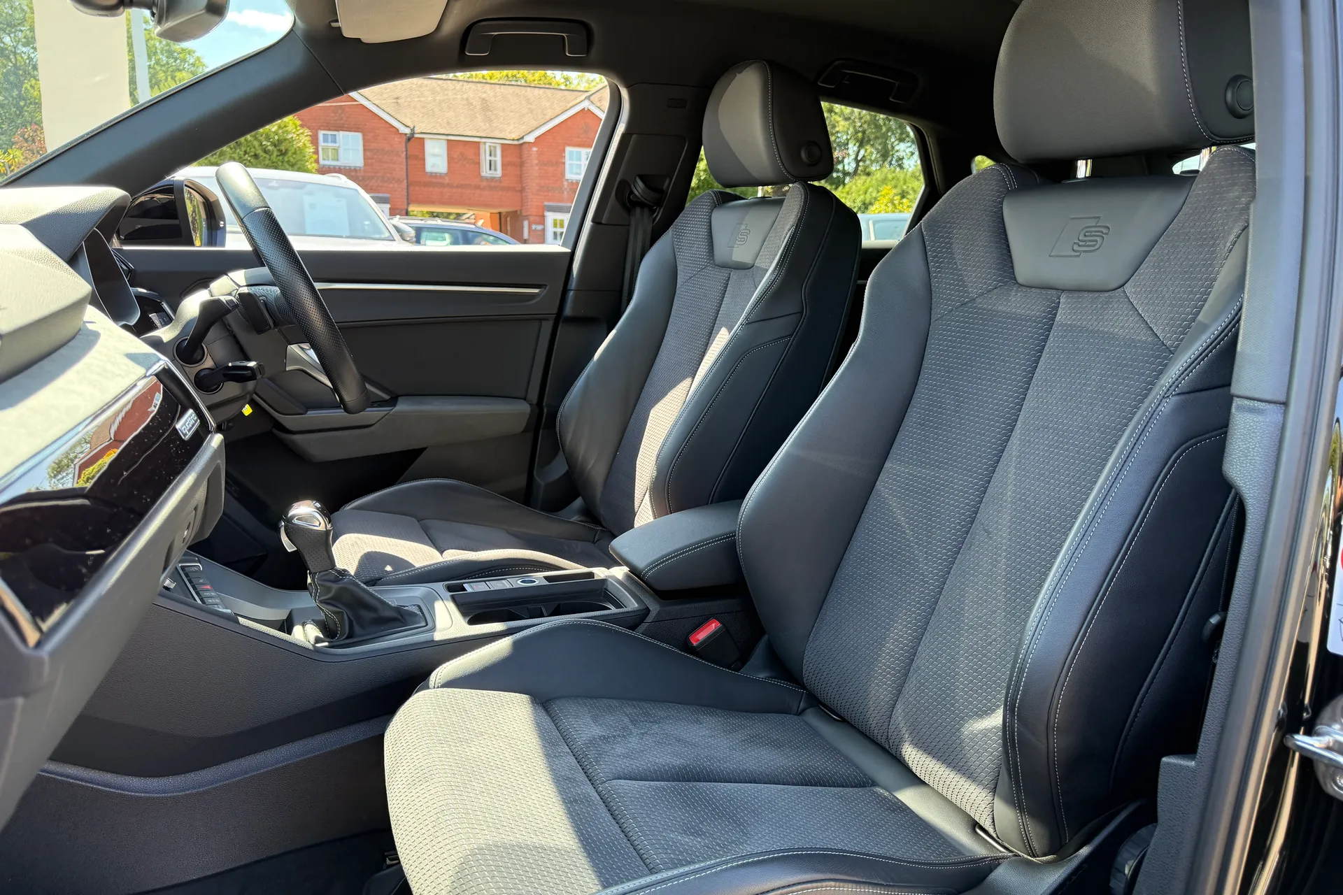 Audi Q3 thumbnail image number 27