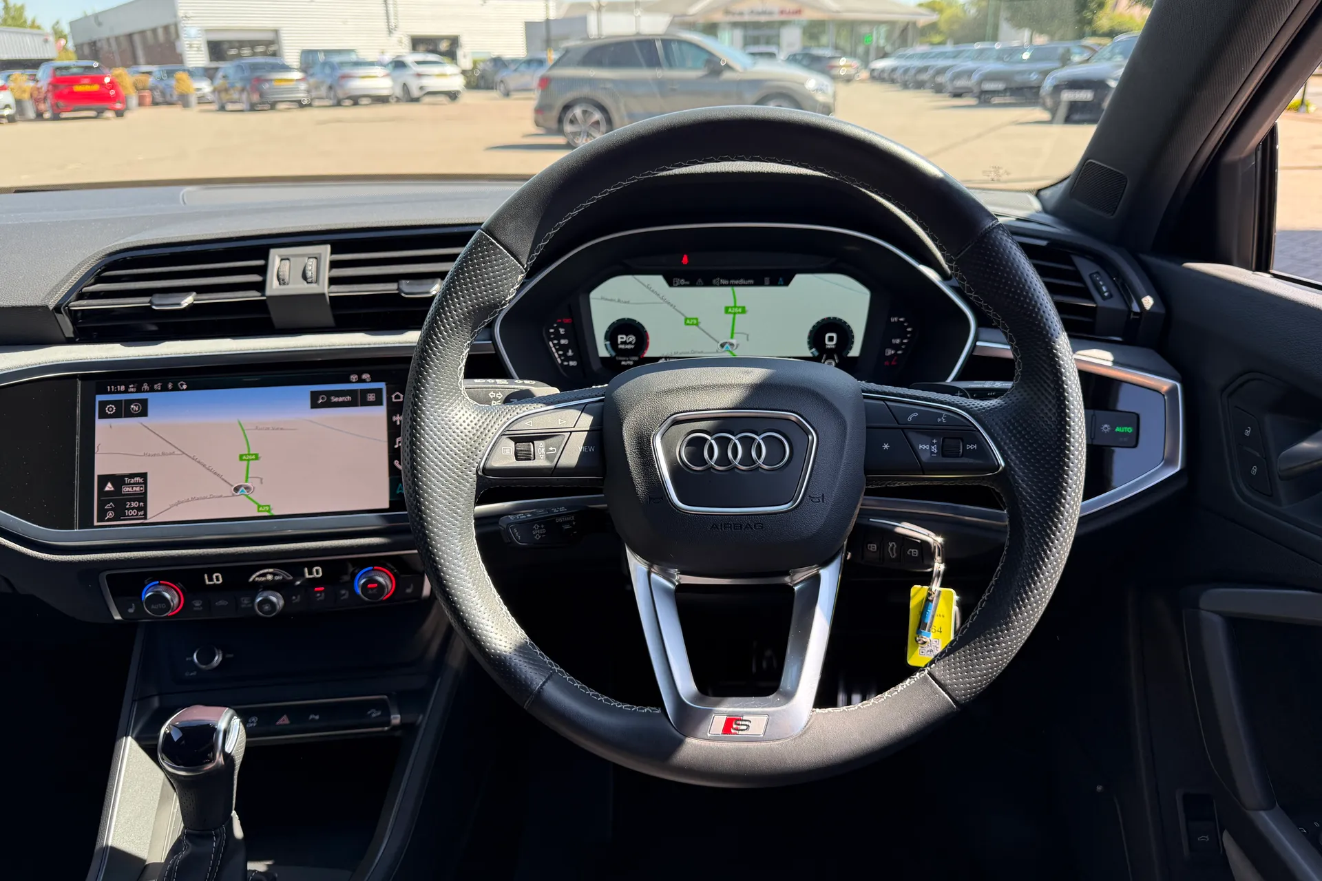 Audi Q3 thumbnail image number 6