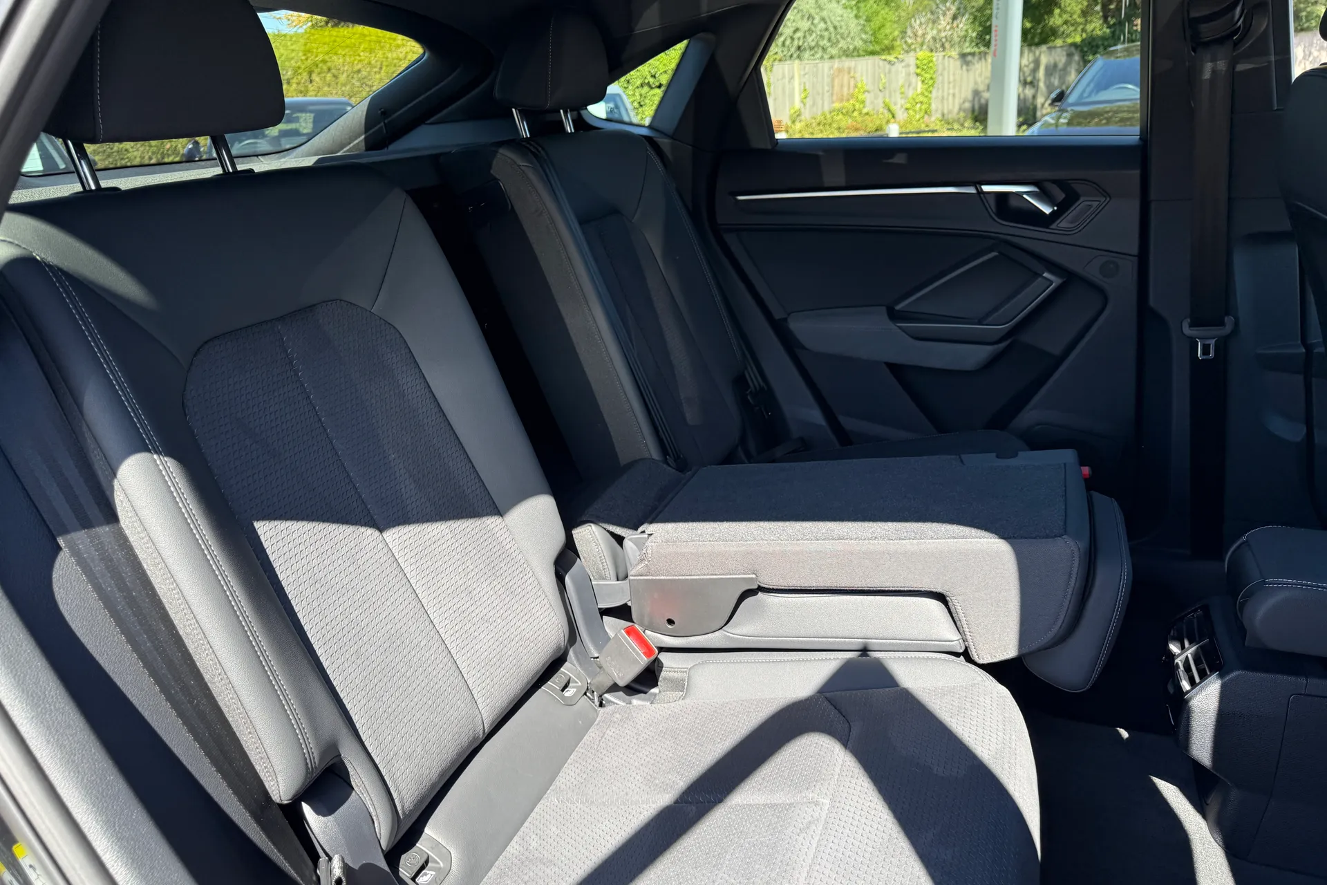 Audi Q3 thumbnail image number 42