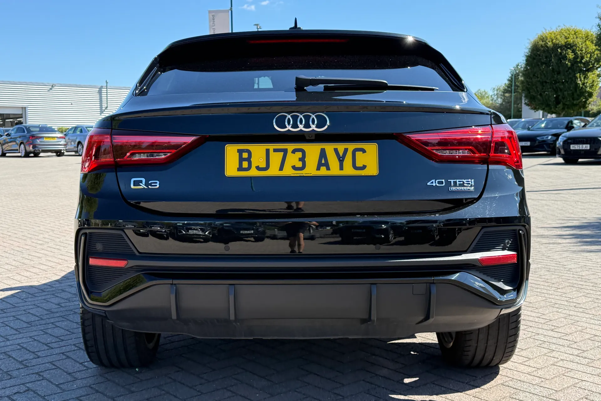 Audi Q3 thumbnail image number 30