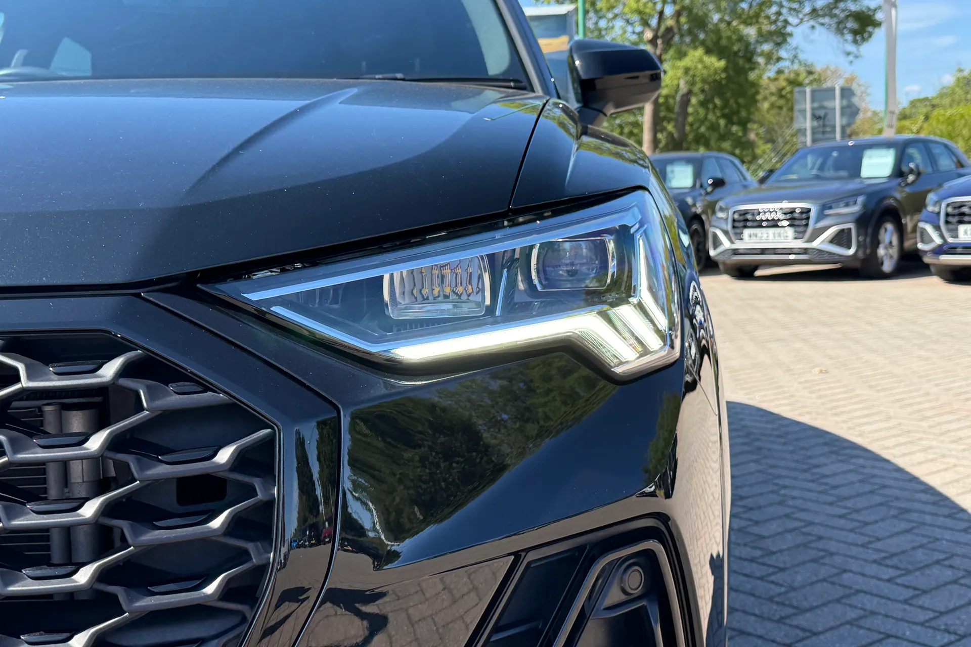 Audi Q3 thumbnail image number 48